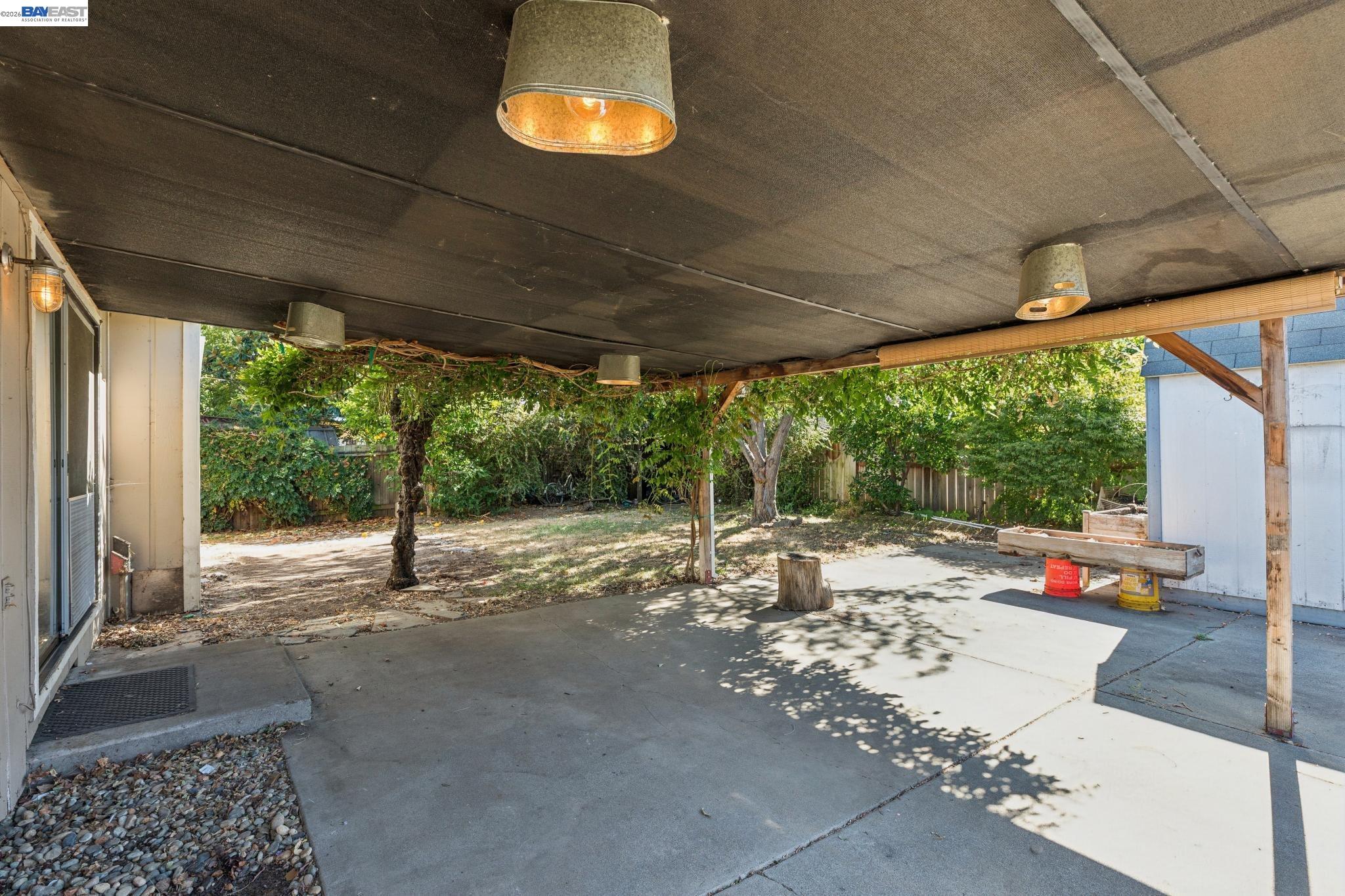 502 Shrike Ct