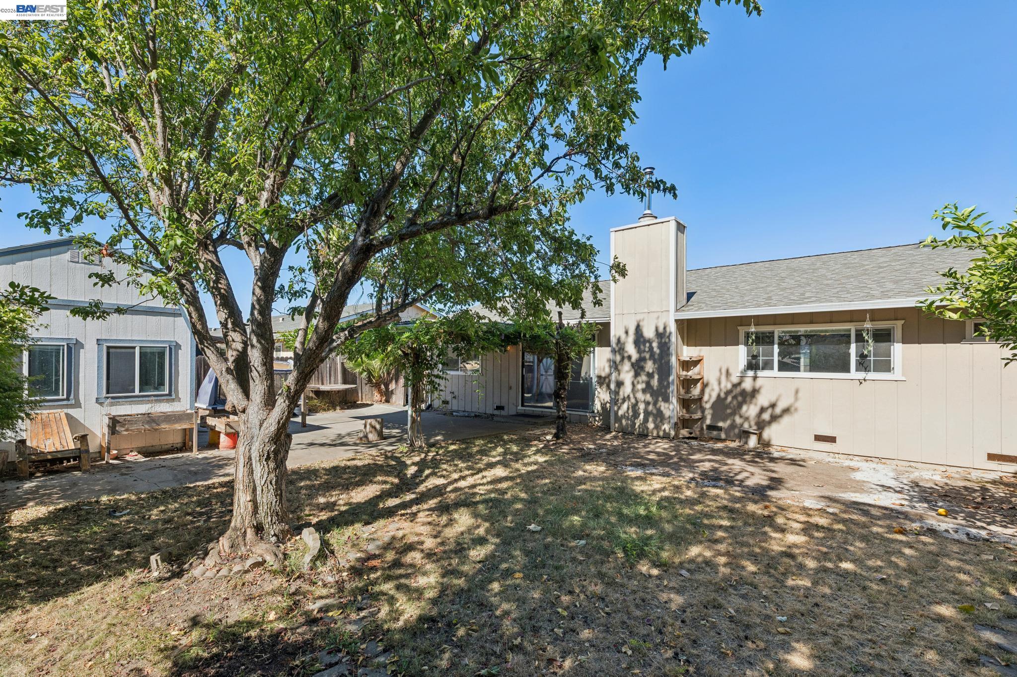 502 Shrike Ct