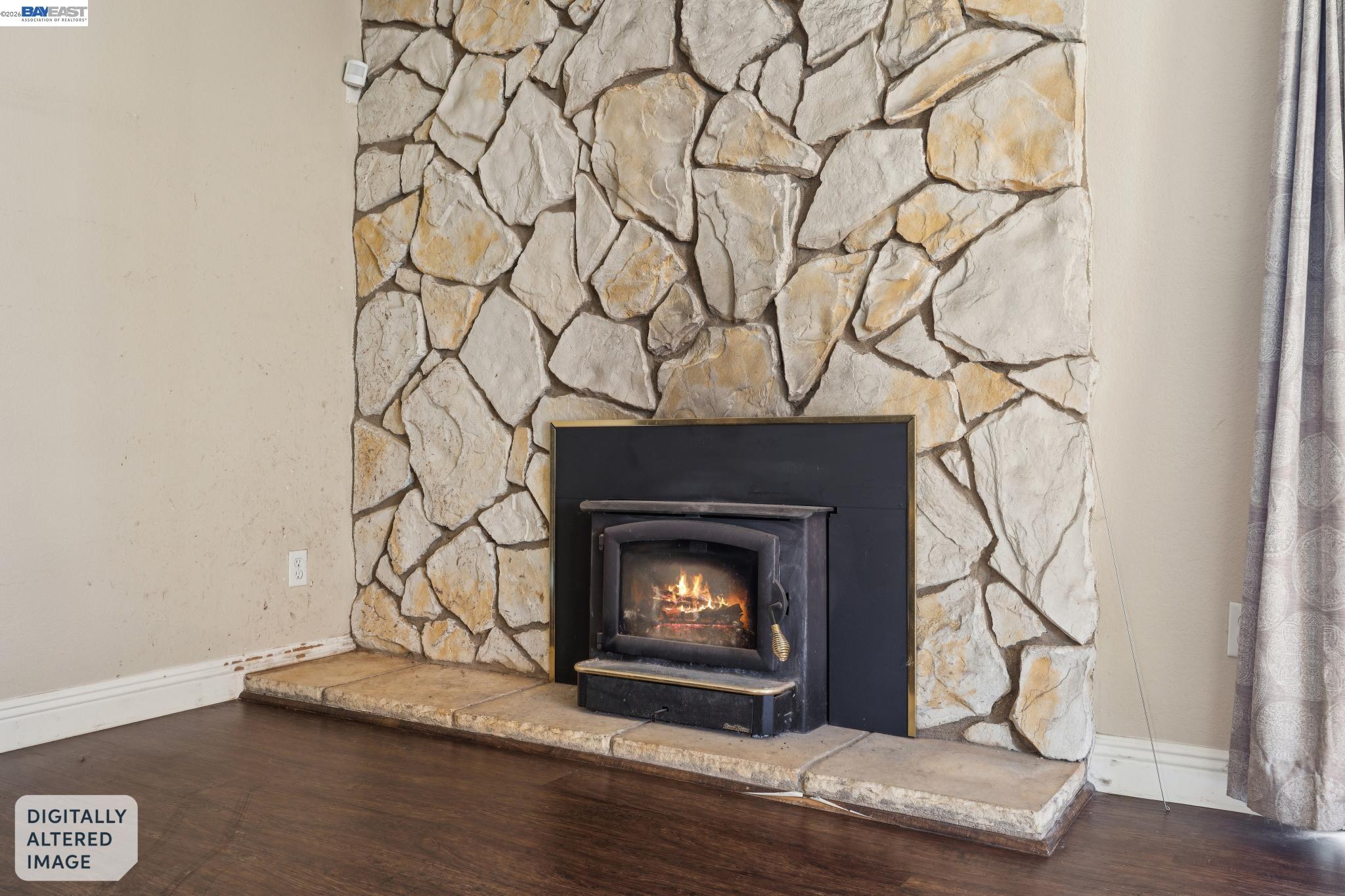 502 Shrike Ct