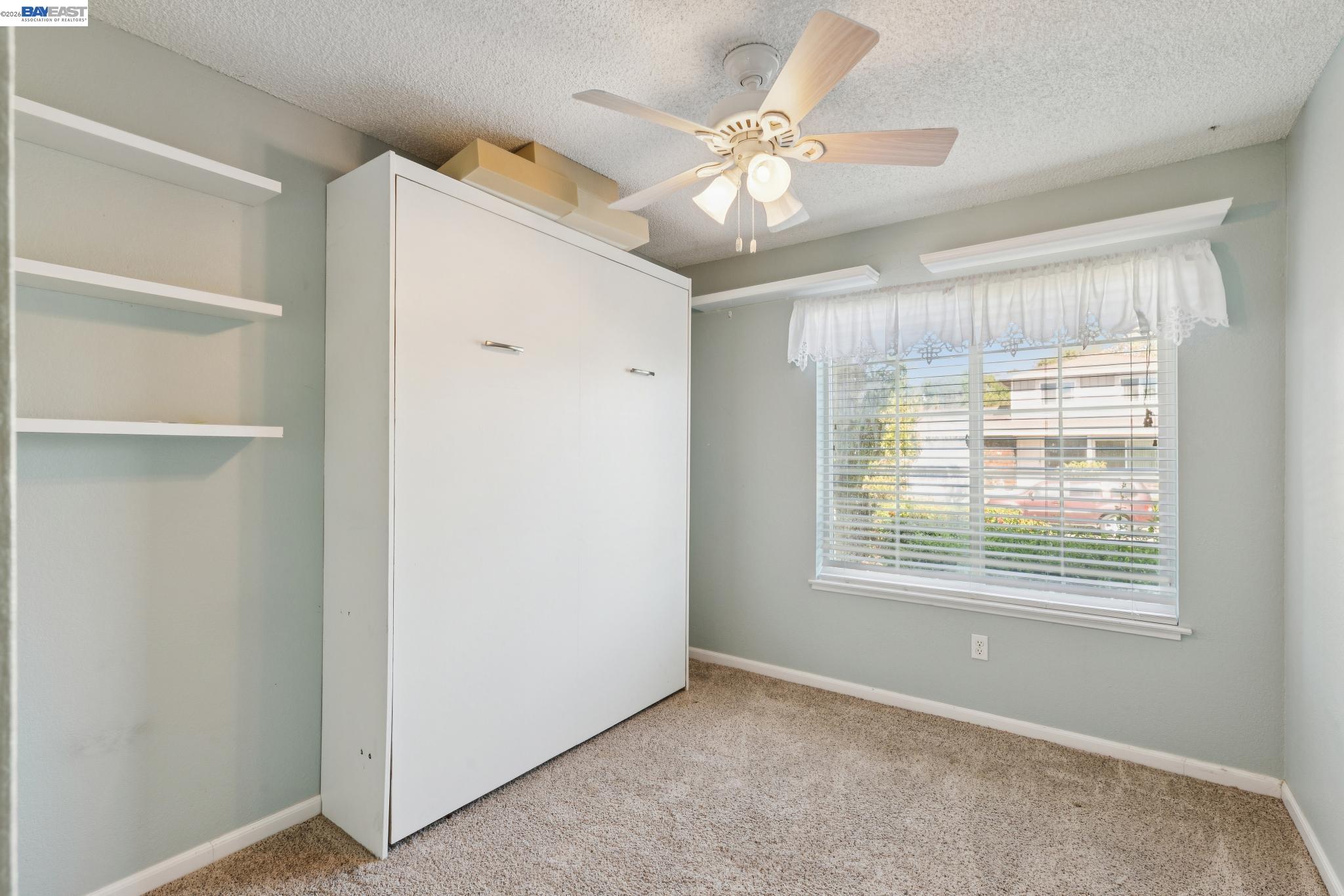 502 Shrike Ct