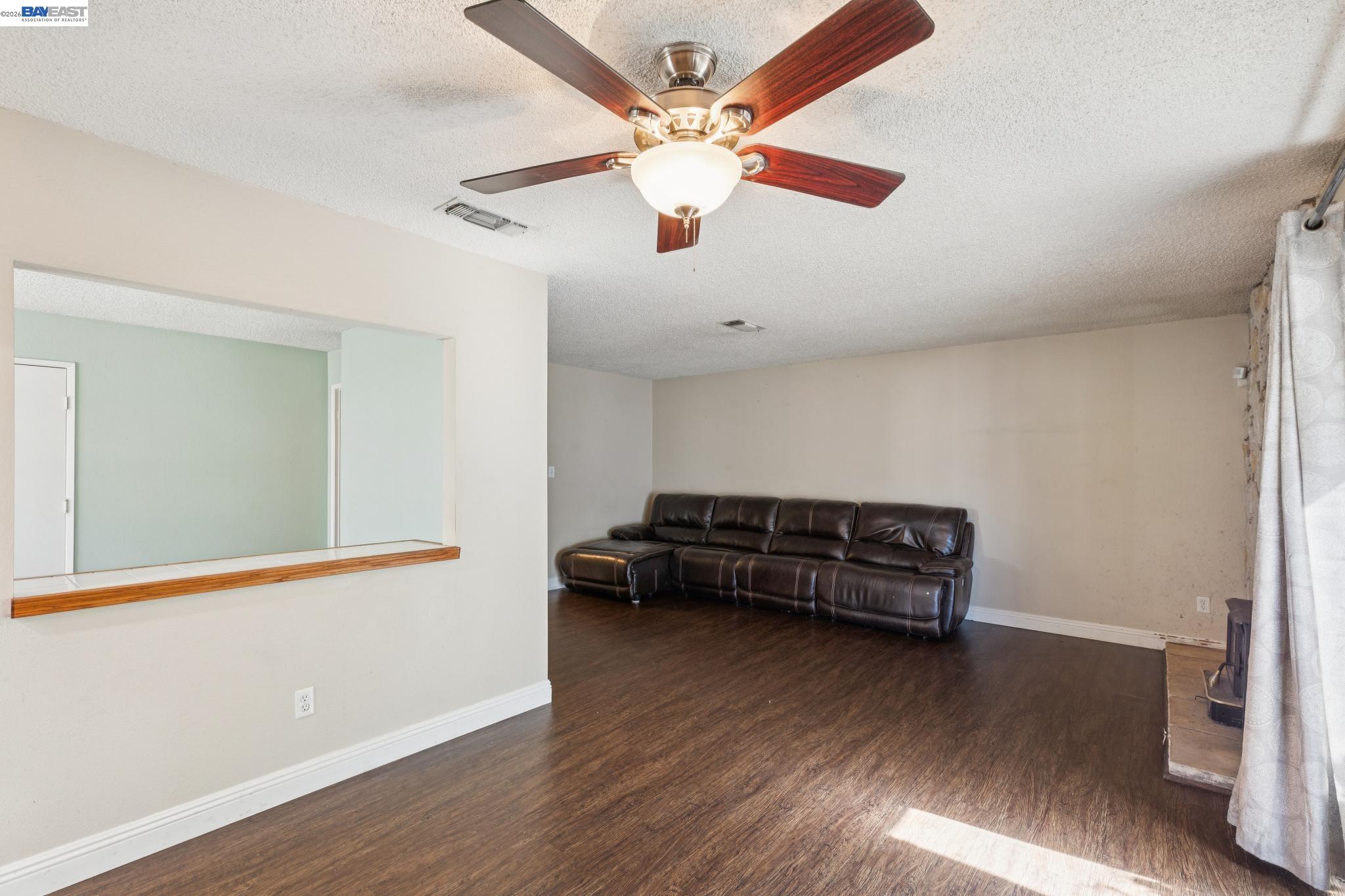 502 Shrike Ct