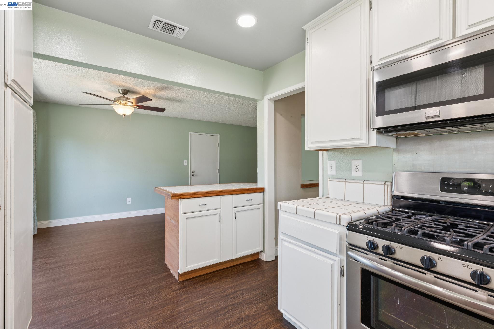 502 Shrike Ct