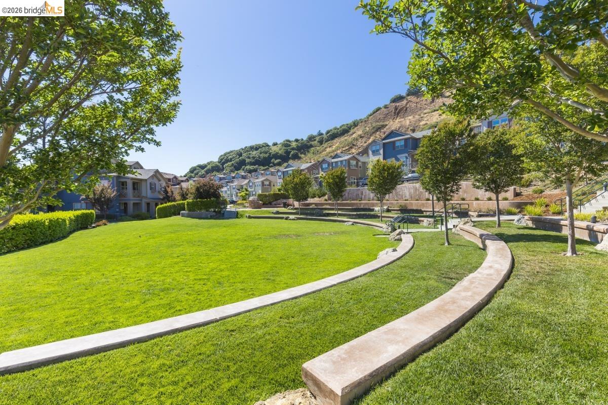 6713 Skyview Dr.