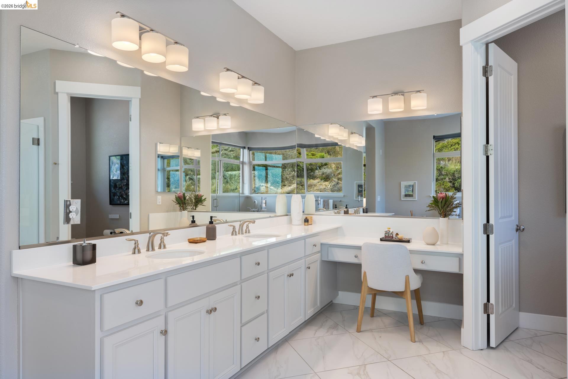 6713 Skyview Dr.