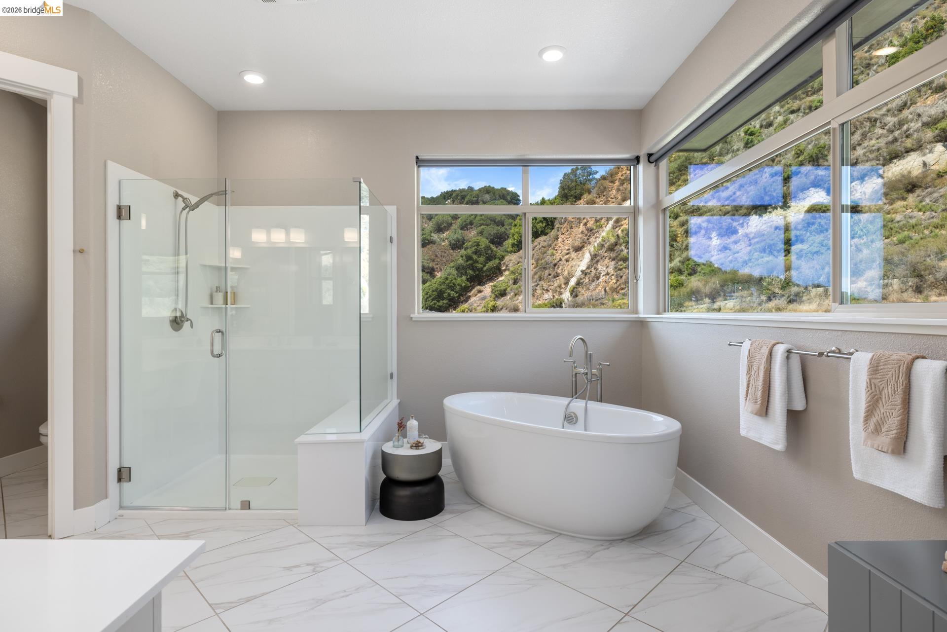 6713 Skyview Dr.