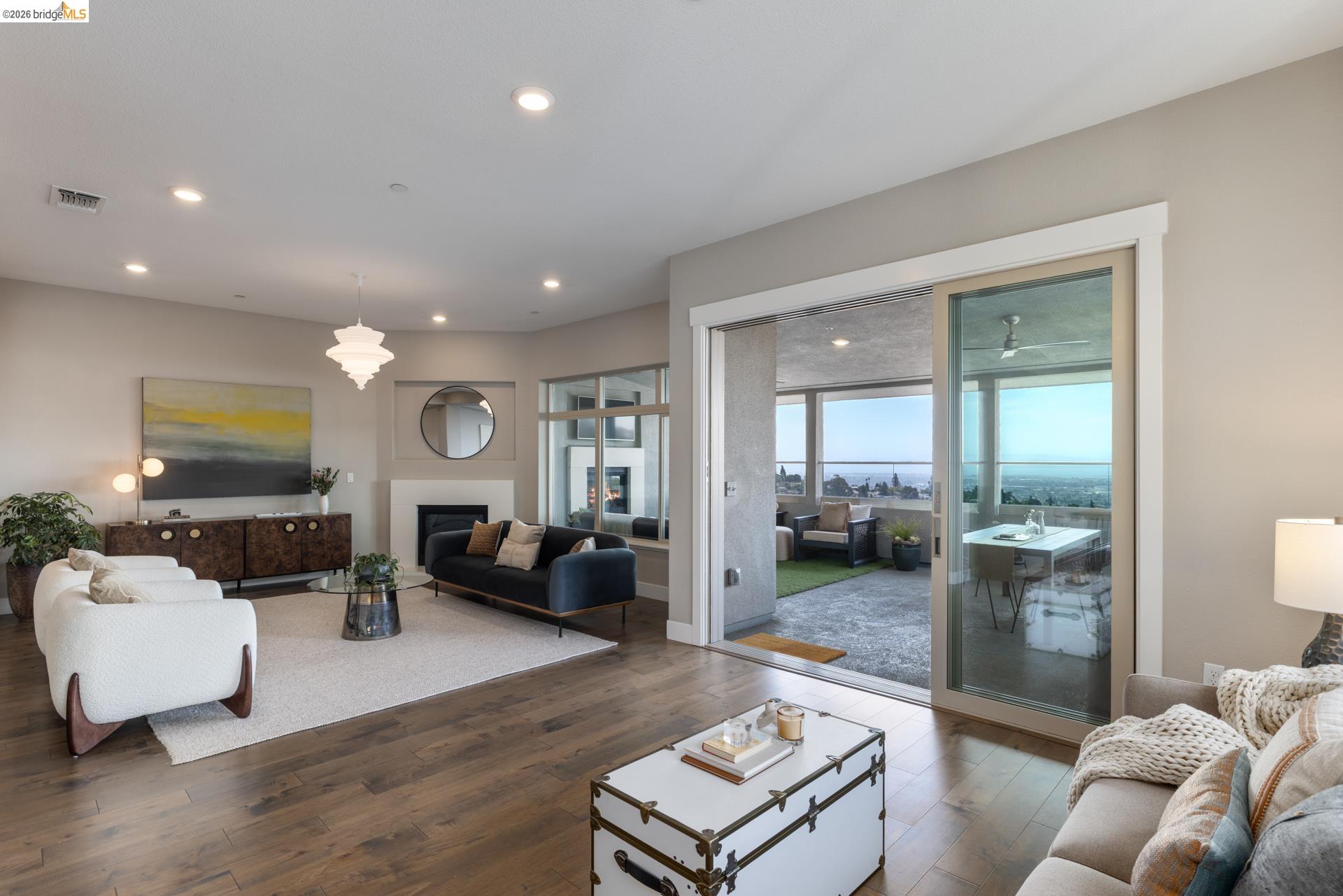 6713 Skyview Dr.