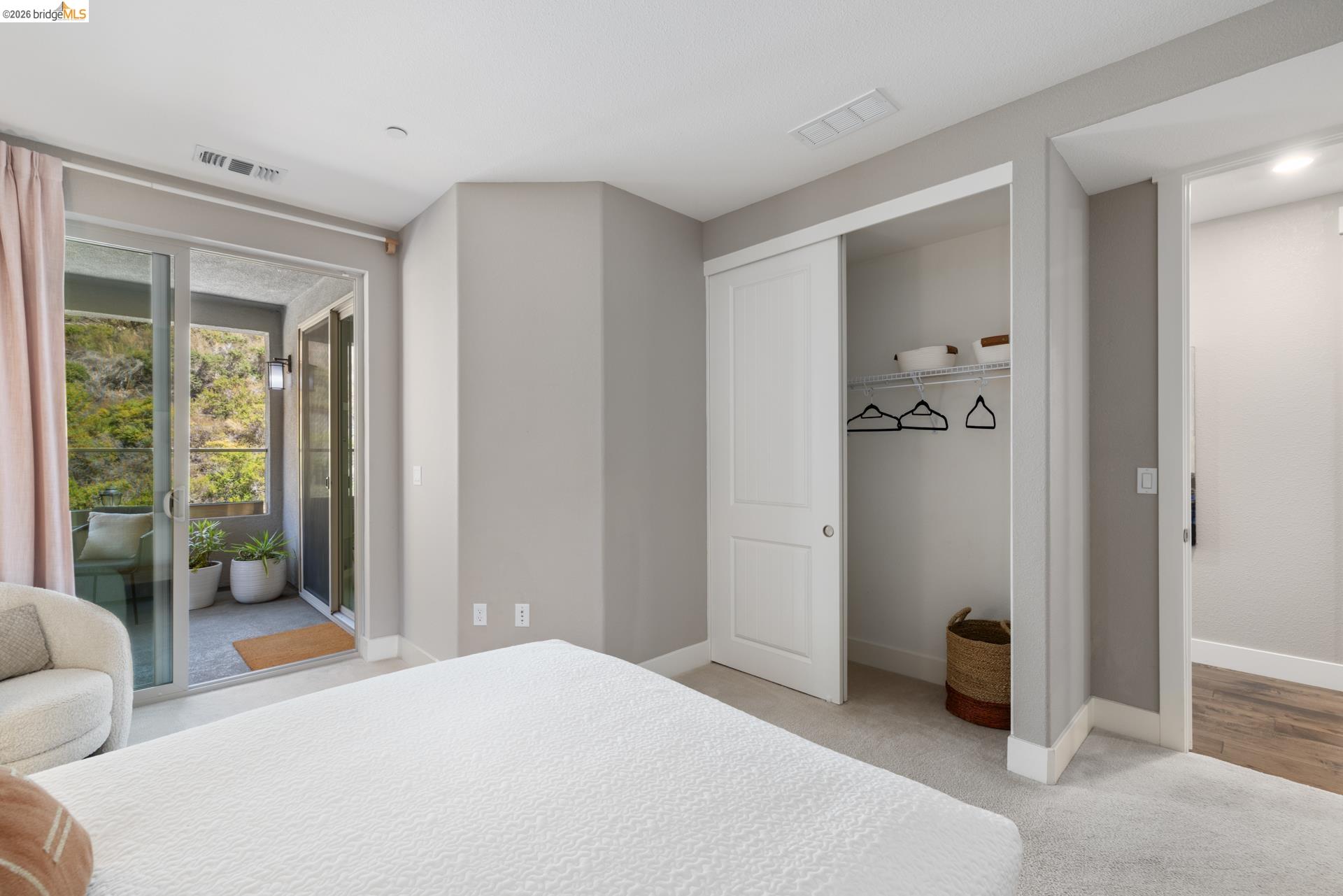 6713 Skyview Dr.
