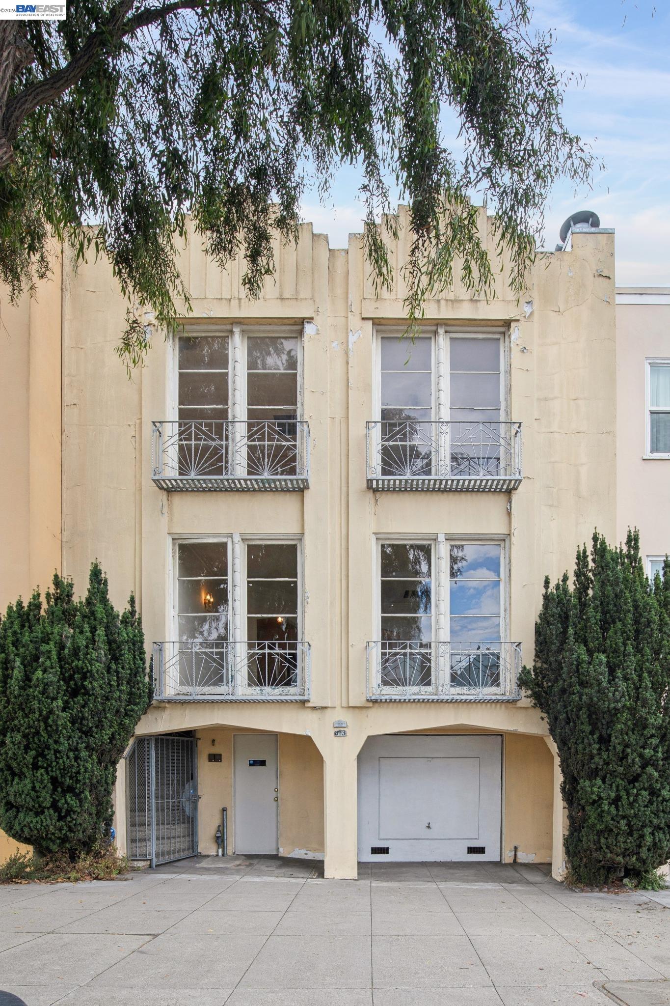 83-85 Stanyan St