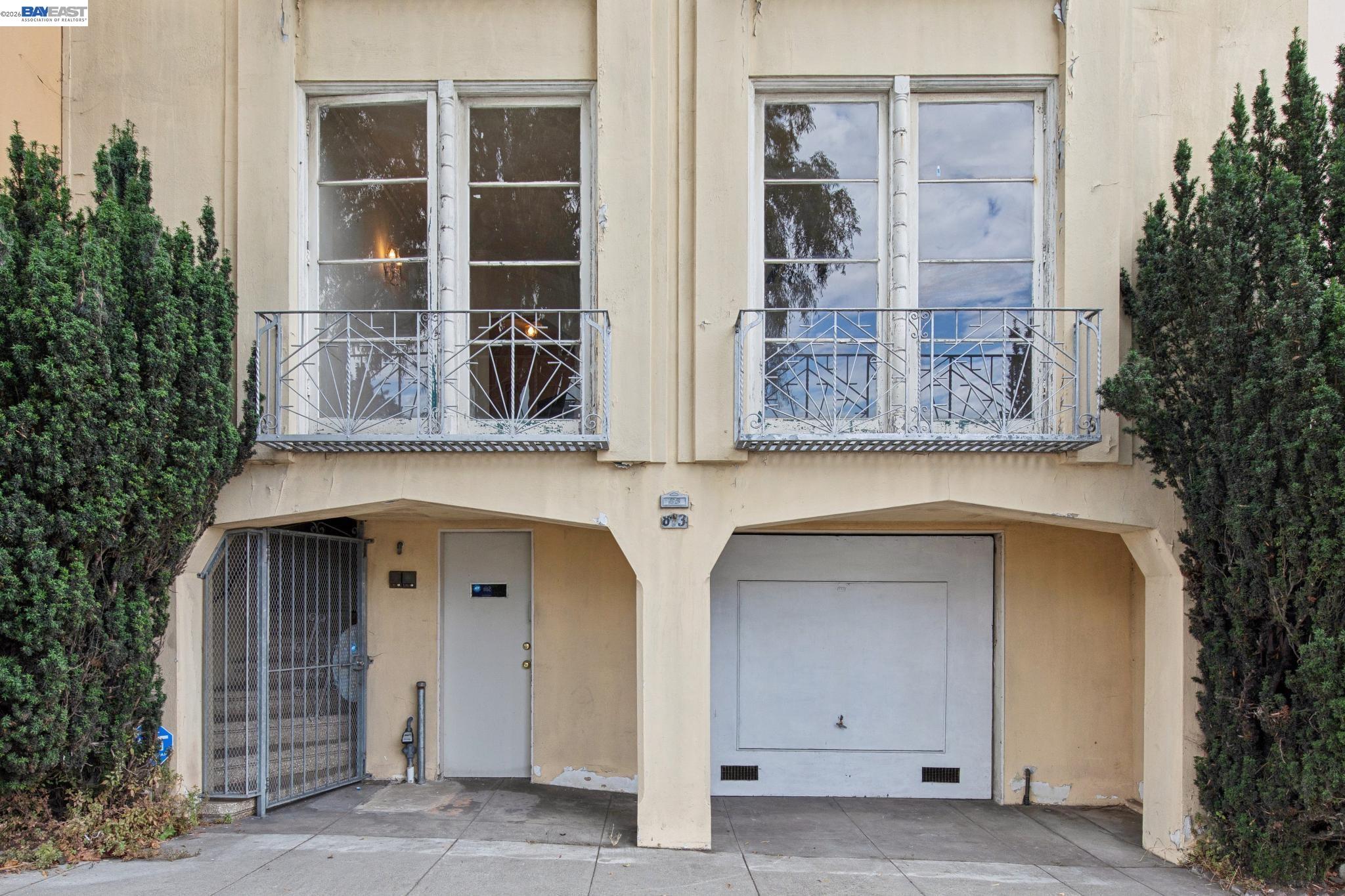 83-85 Stanyan St