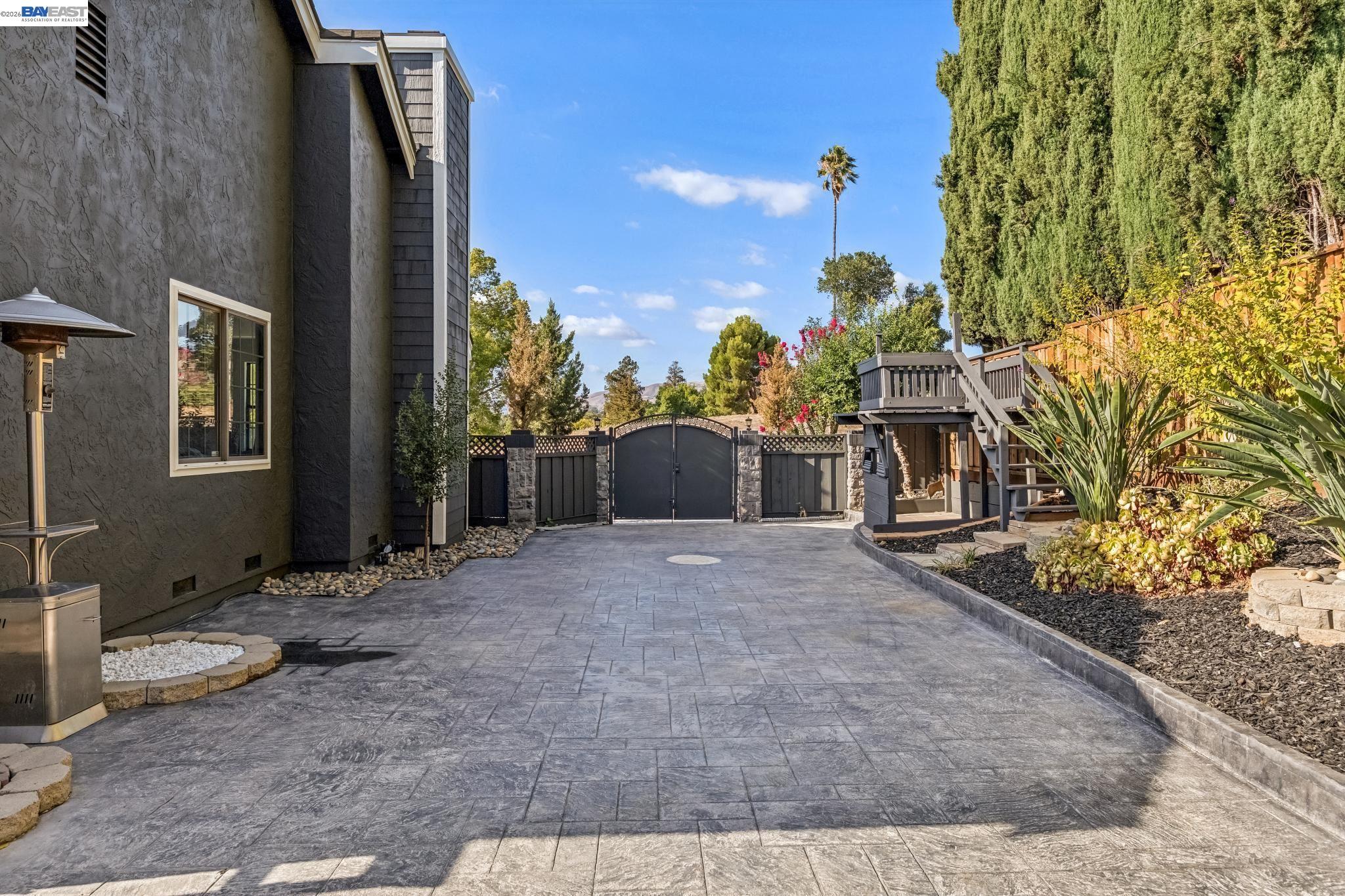 3426 San Saba Dr