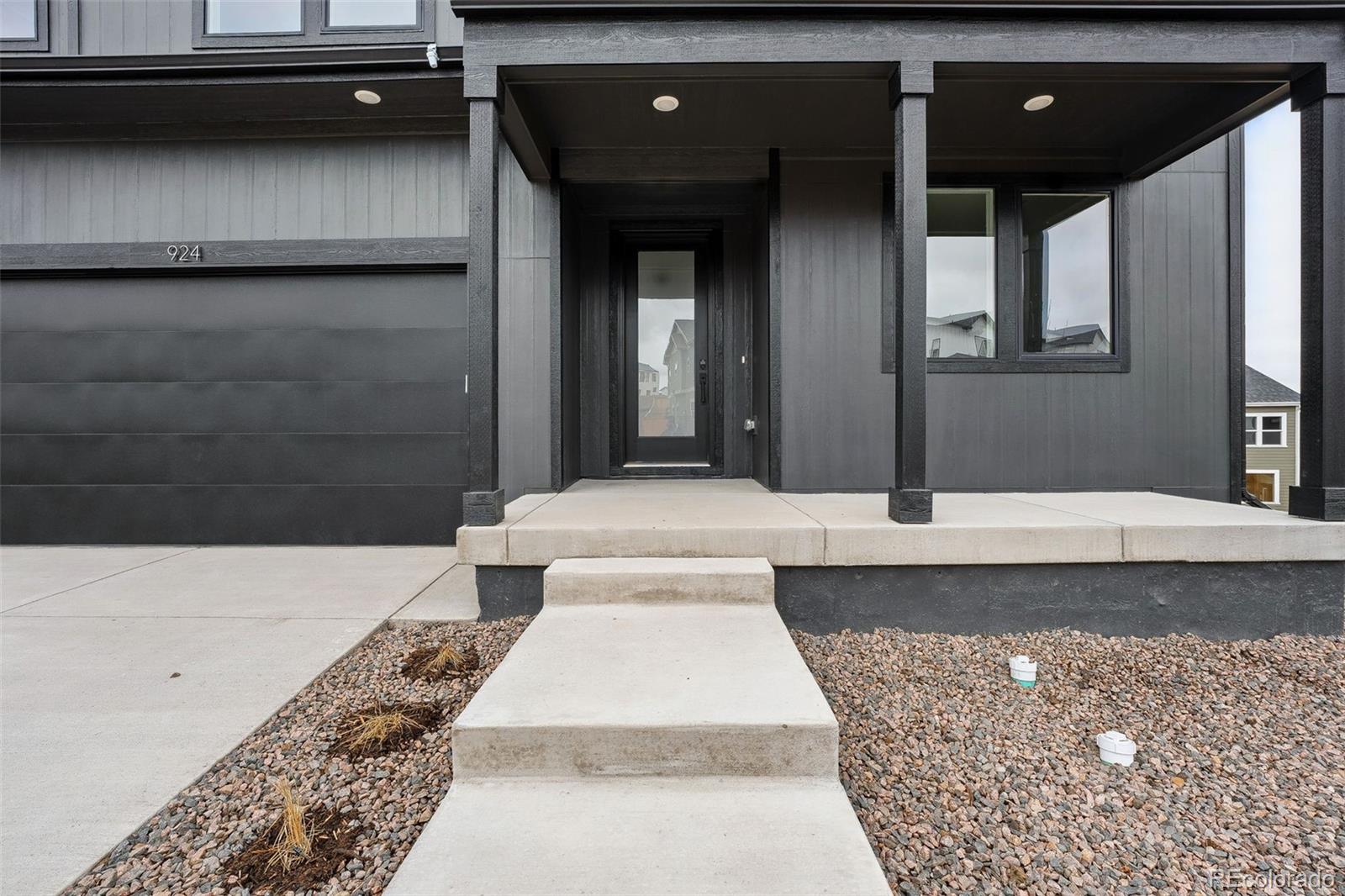 924 Sunflower Street