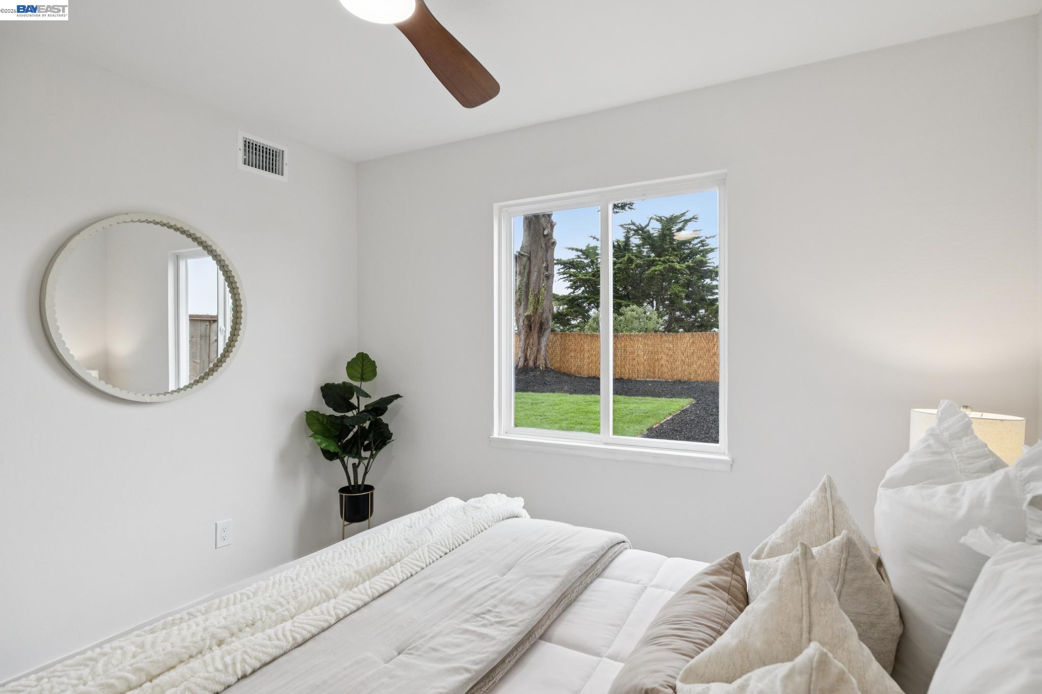 328 Glencourt Way