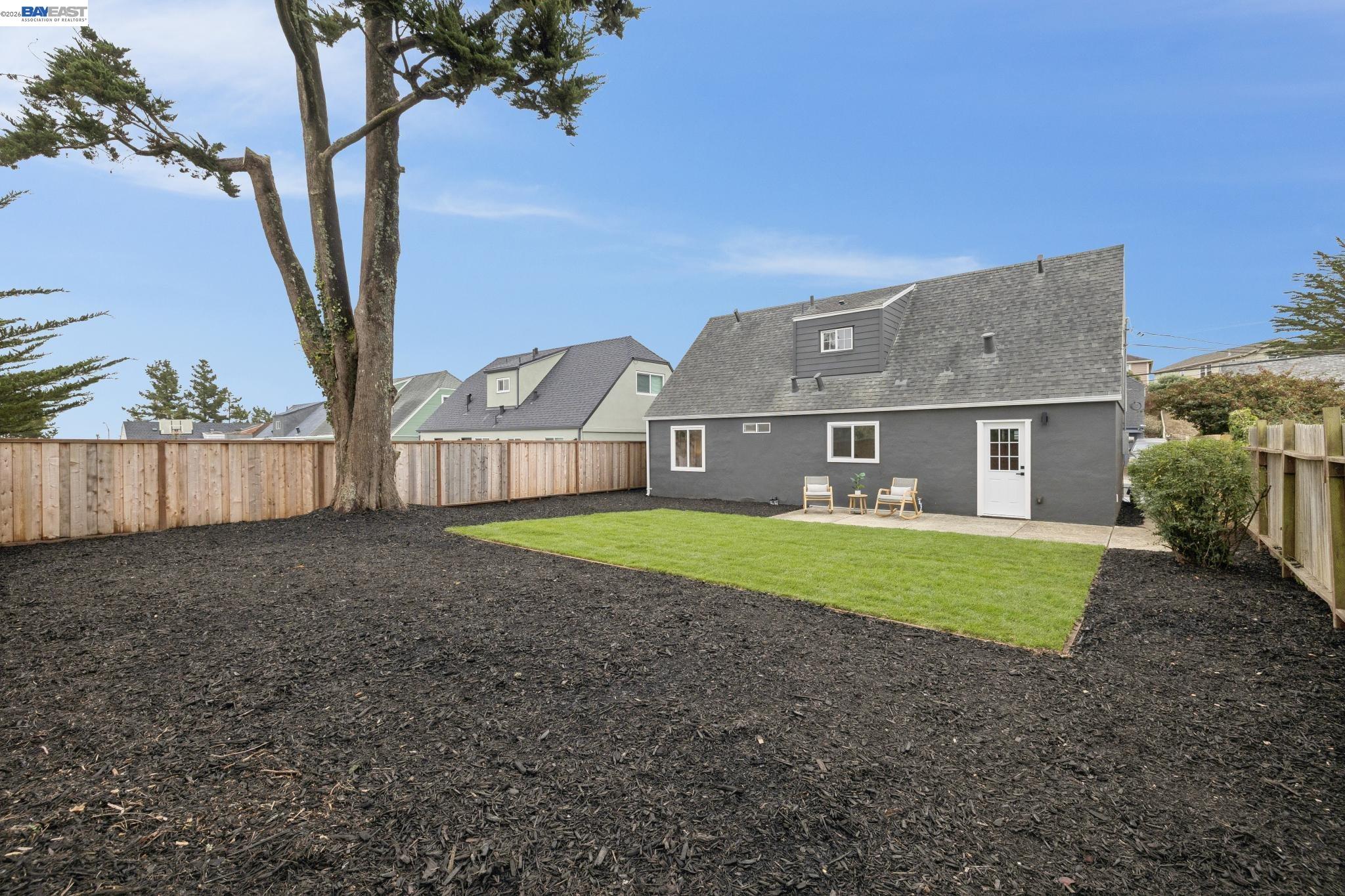 328 Glencourt Way