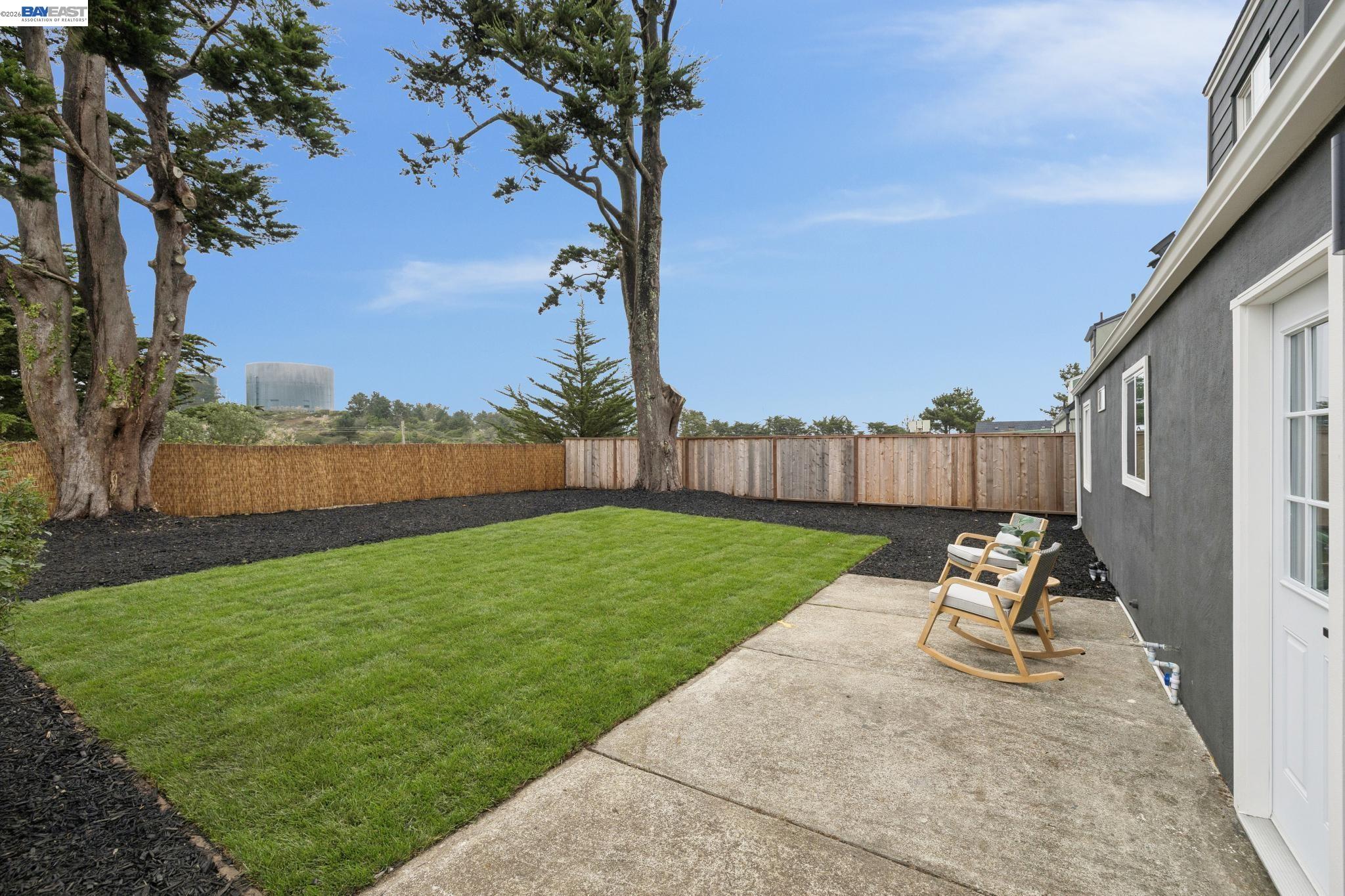 328 Glencourt Way