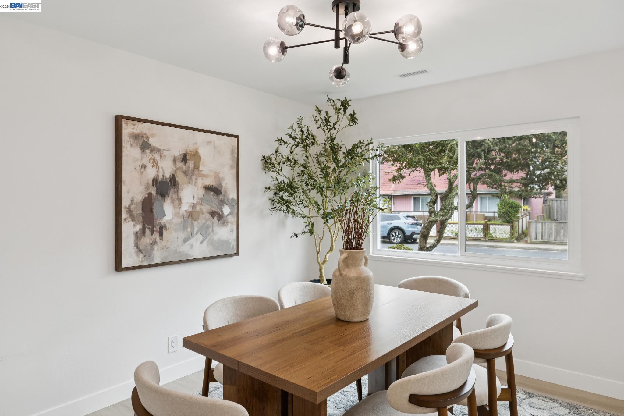 328 Glencourt Way