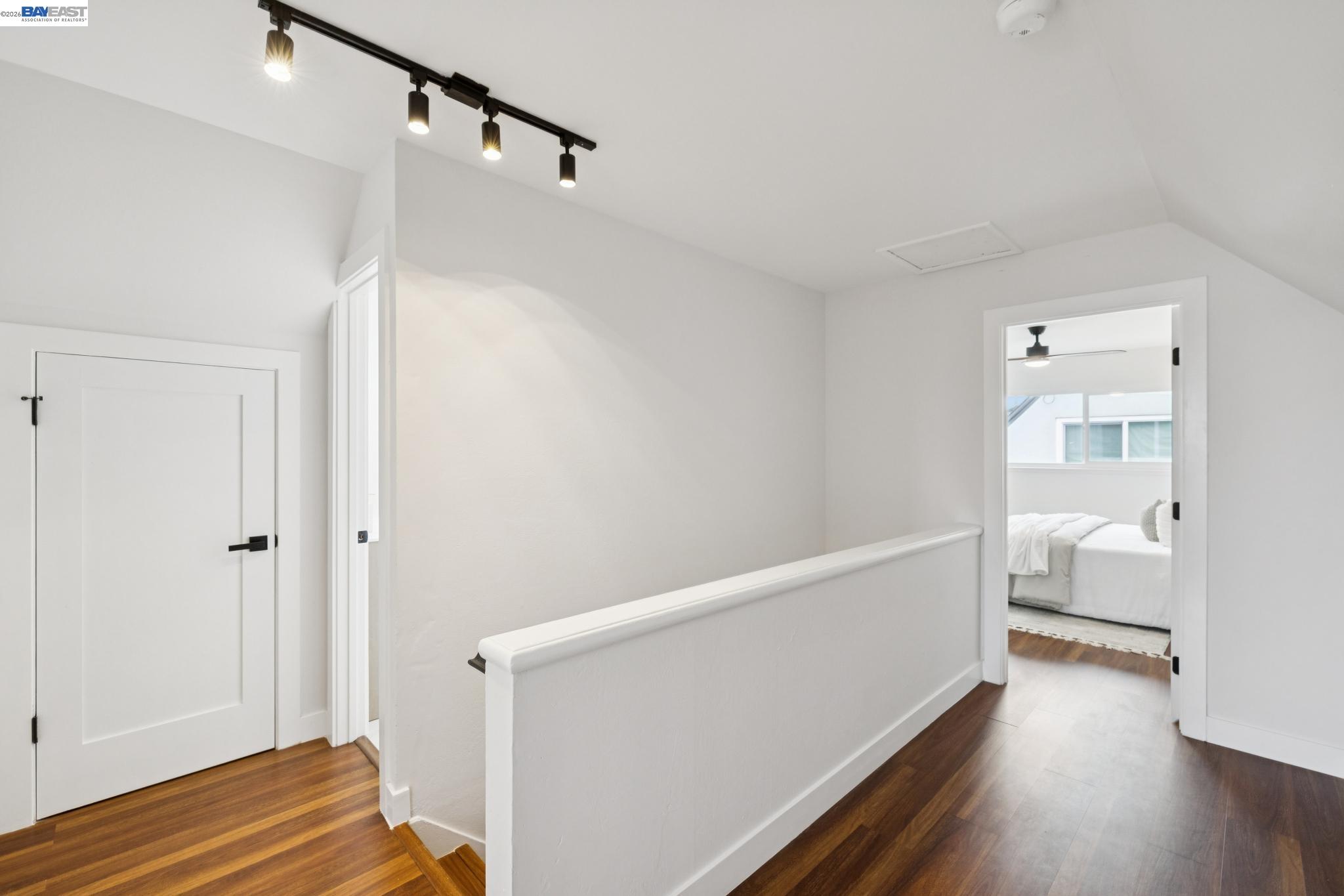 328 Glencourt Way