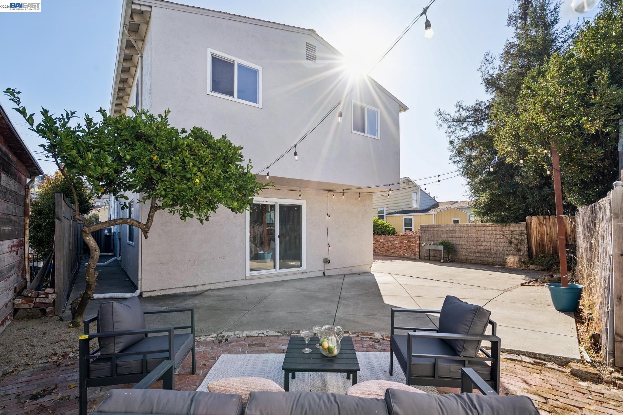 9935 Voltaire Ave