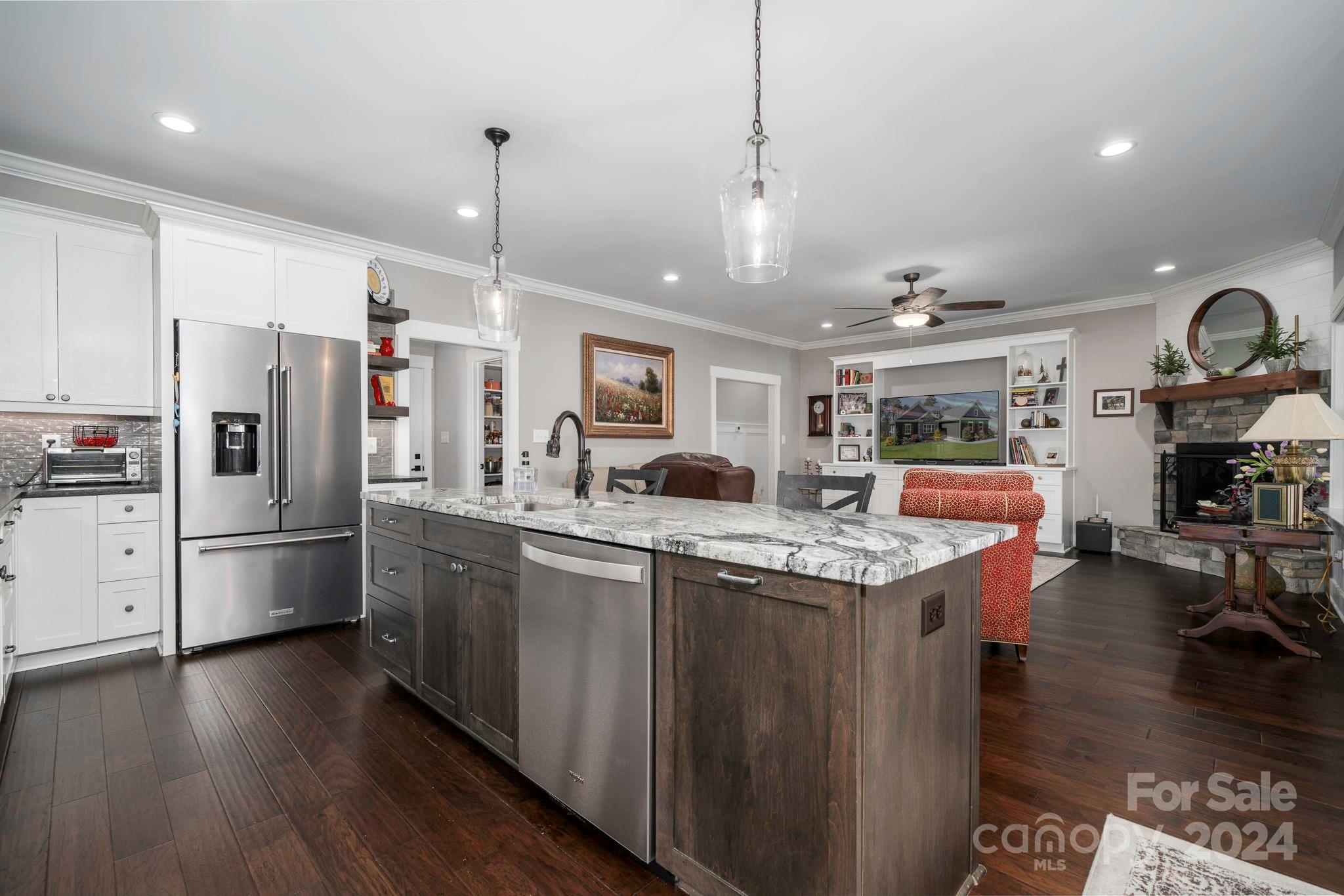 4537 N Wynswept Drive