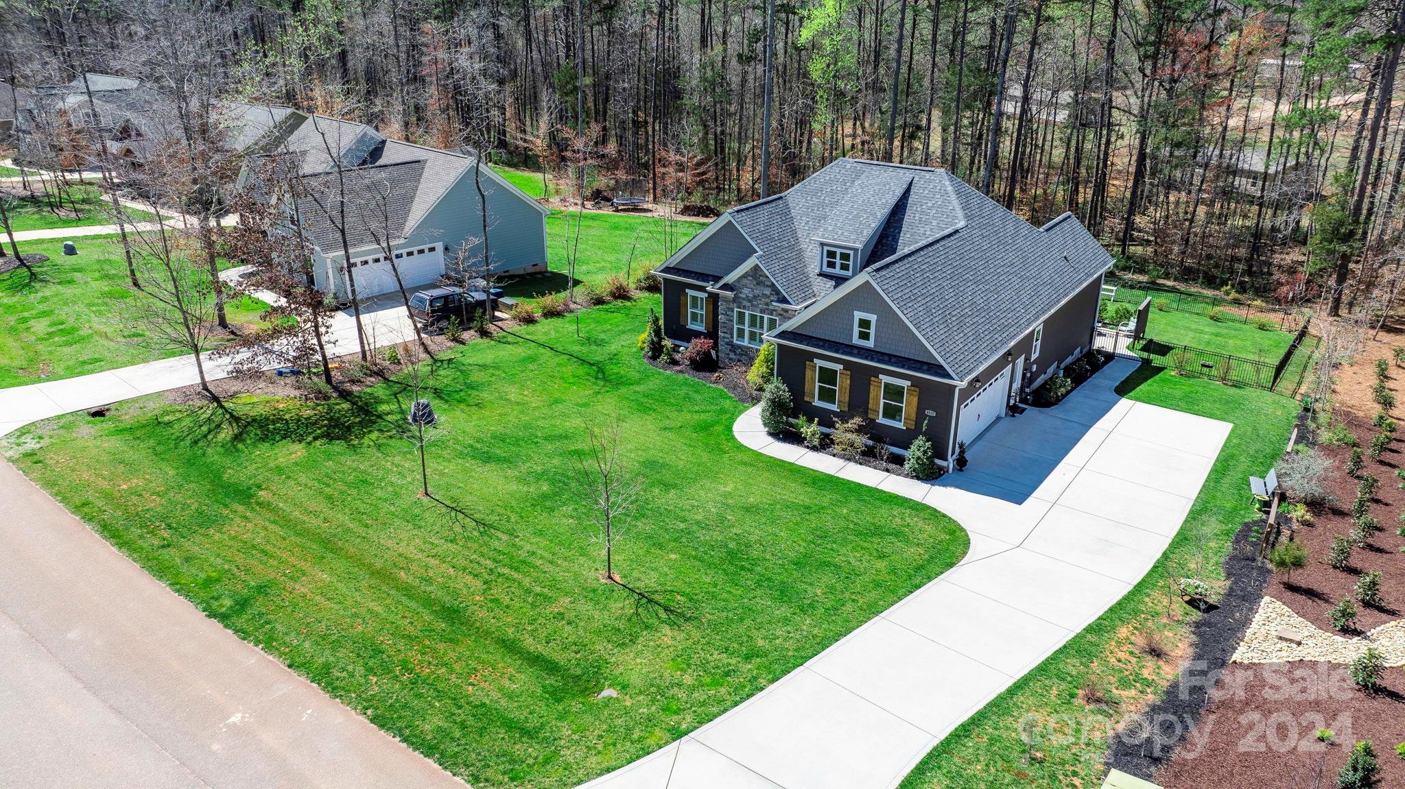 4537 N Wynswept Drive