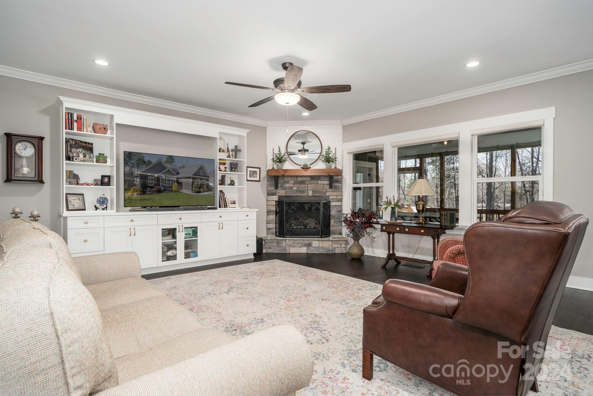 4537 N Wynswept Drive