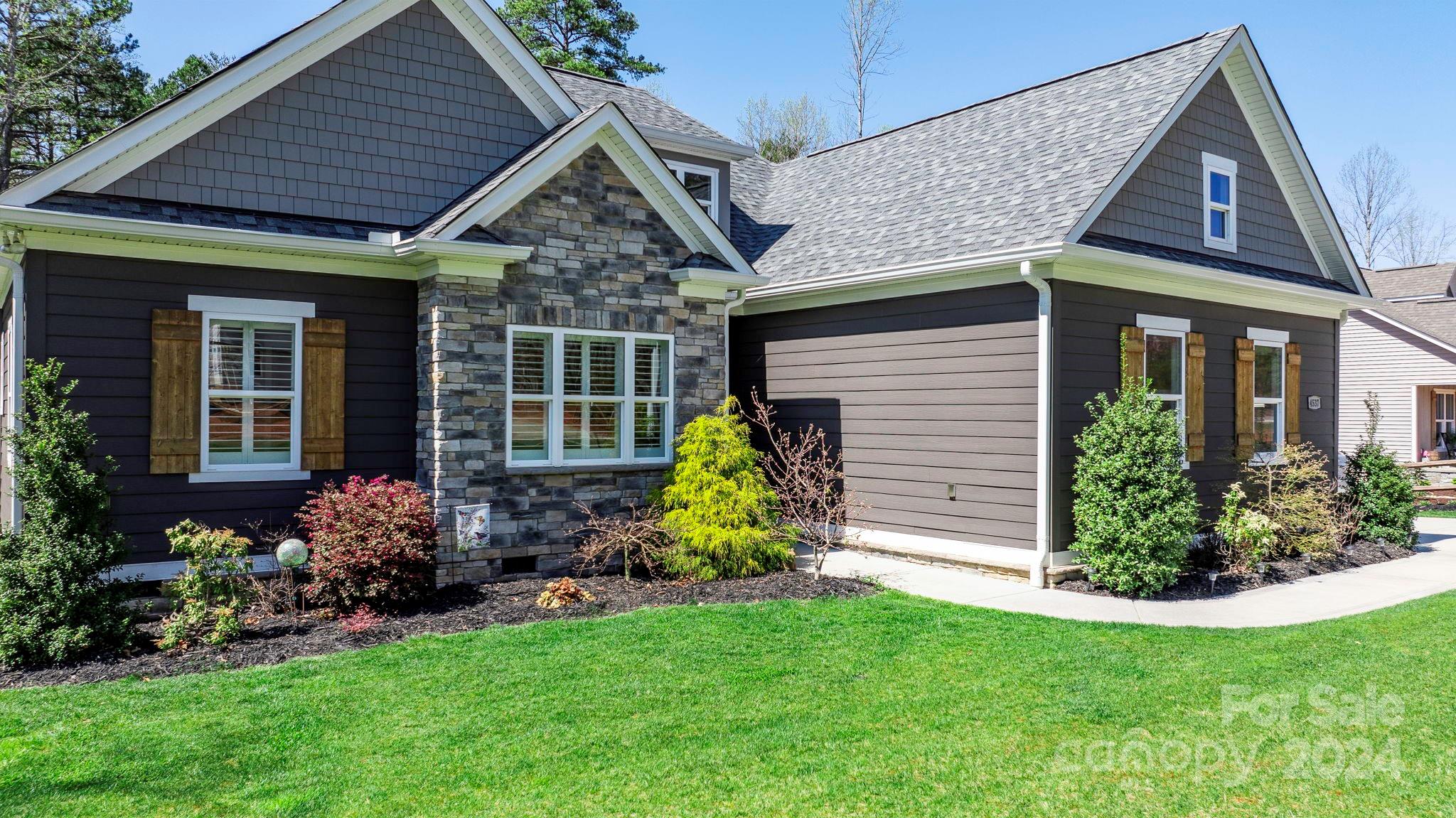 4537 N Wynswept Drive