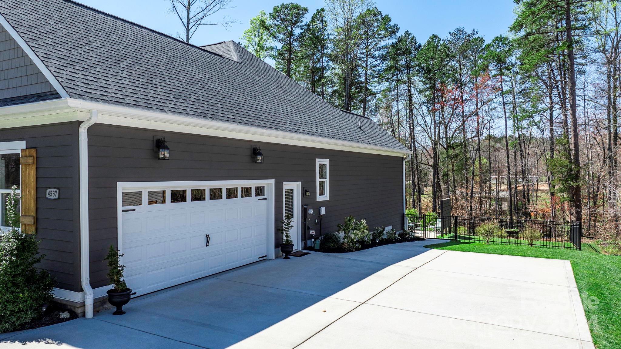 4537 N Wynswept Drive