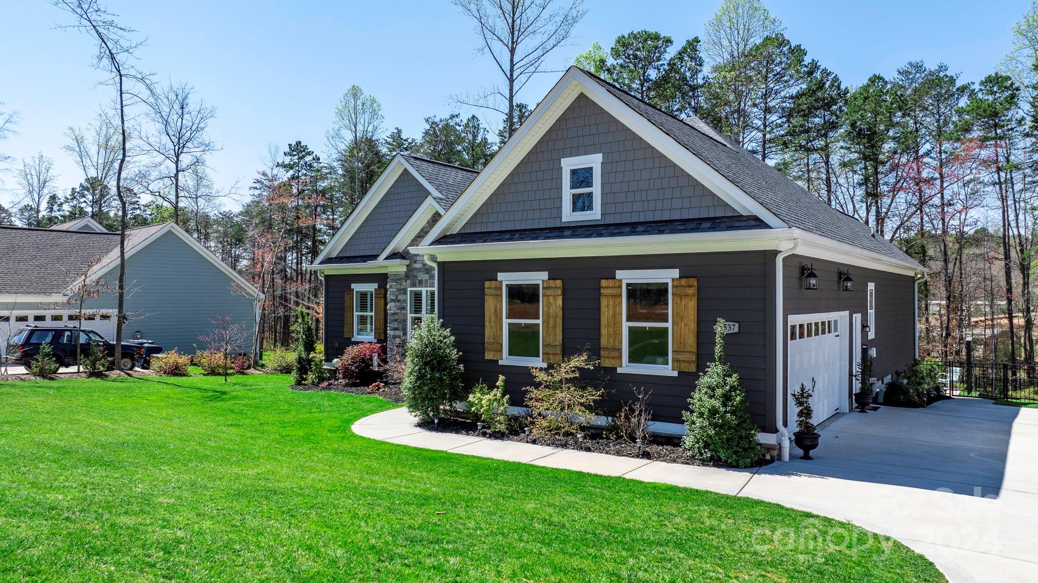 4537 N Wynswept Drive