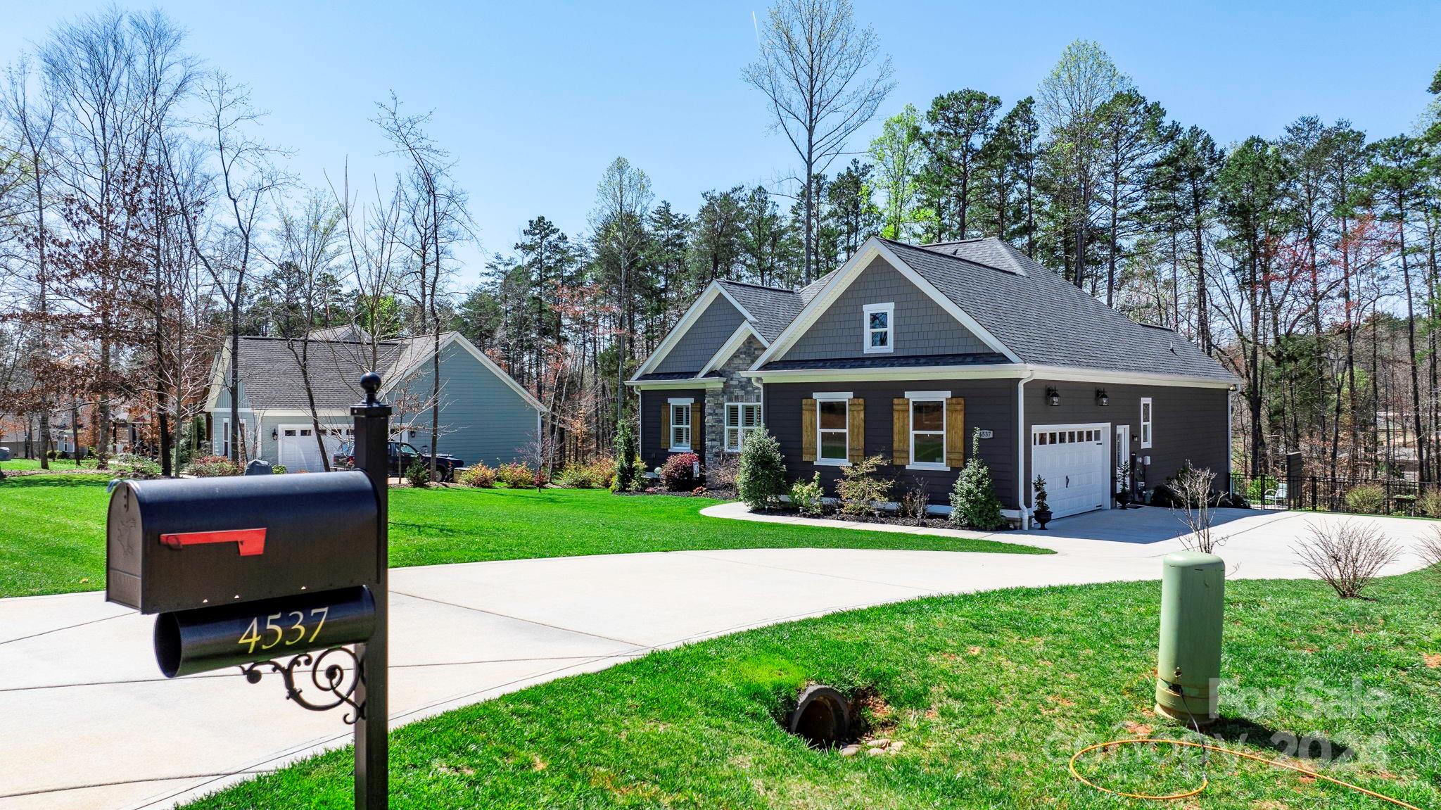 4537 N Wynswept Drive