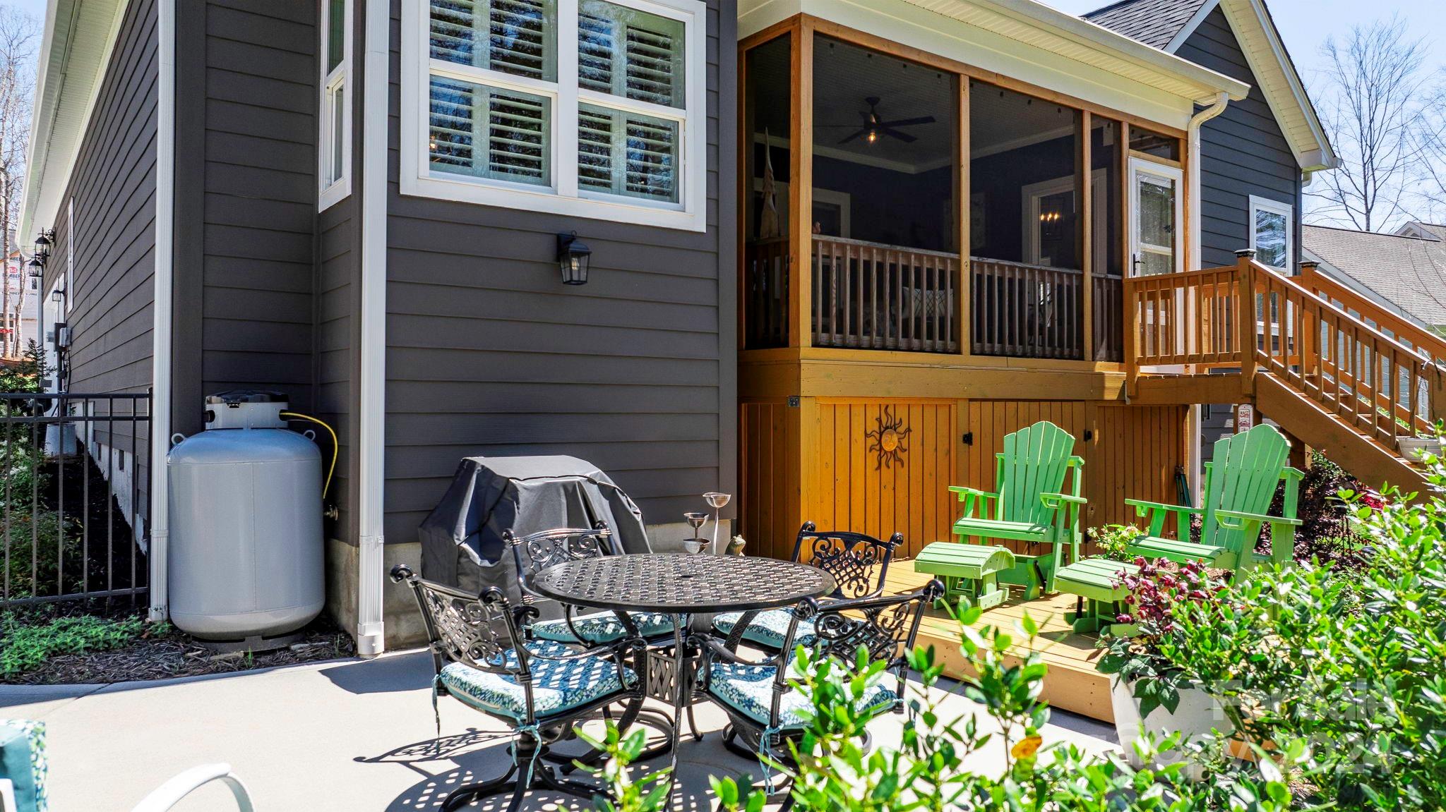 4537 N Wynswept Drive