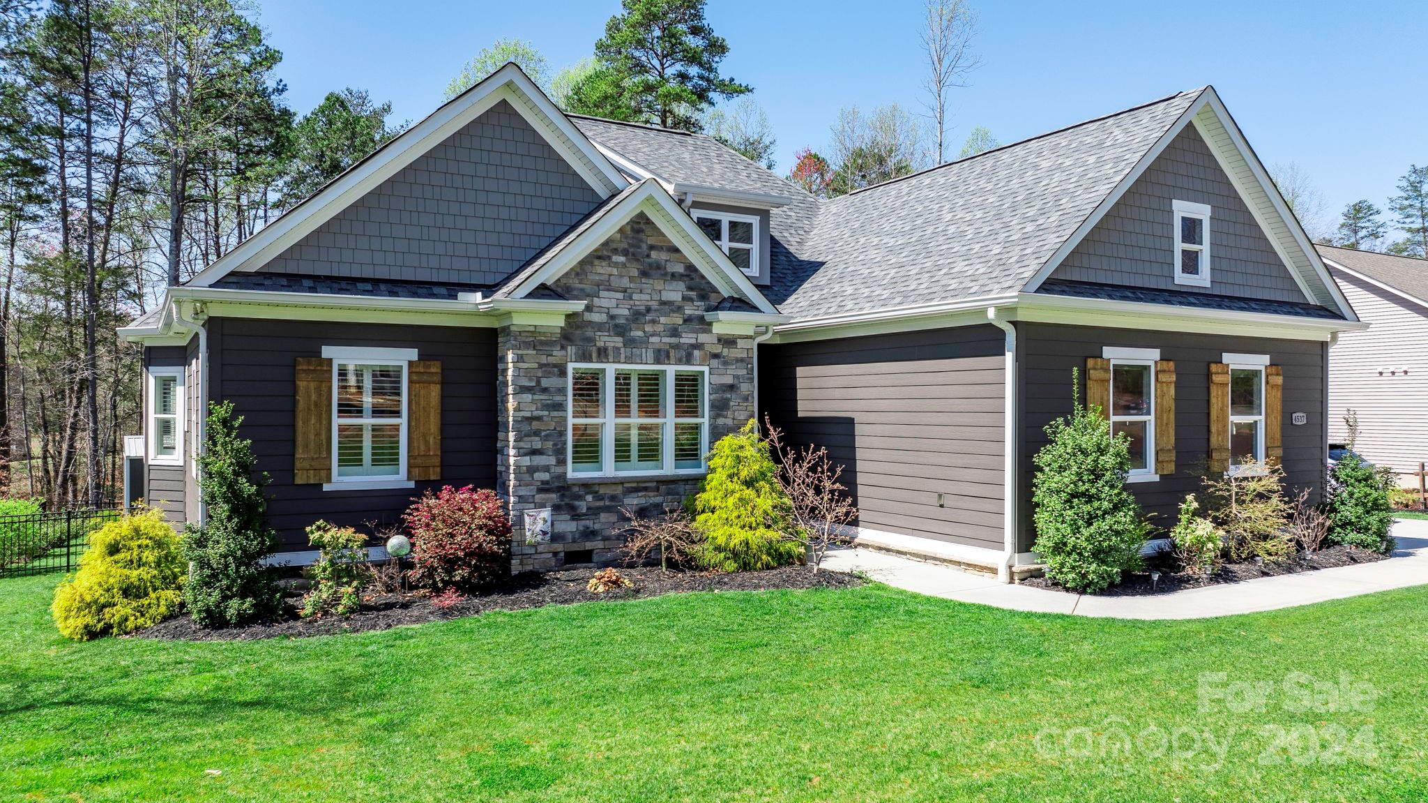 4537 N Wynswept Drive