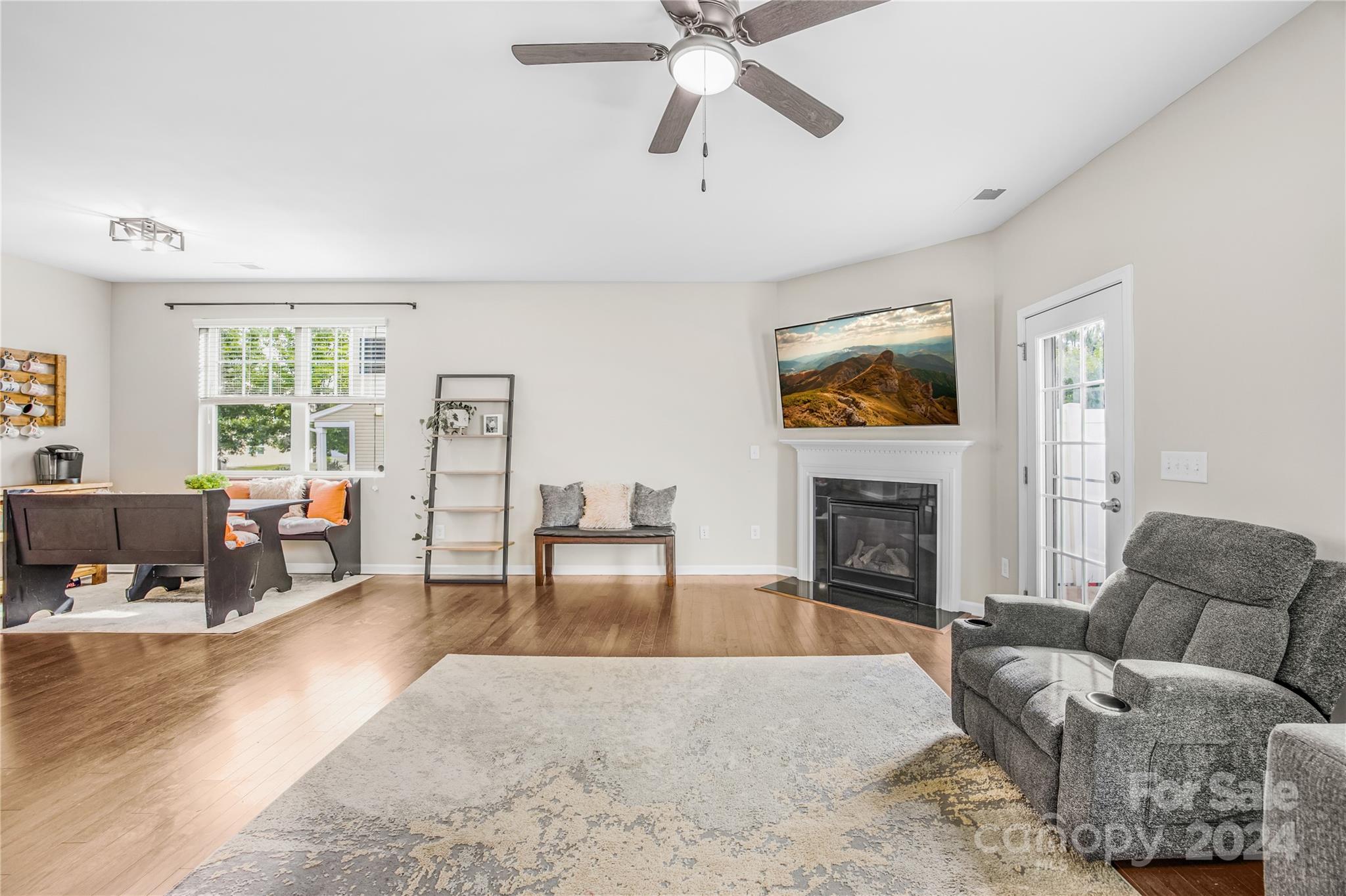 3233 Yarmouth Lane