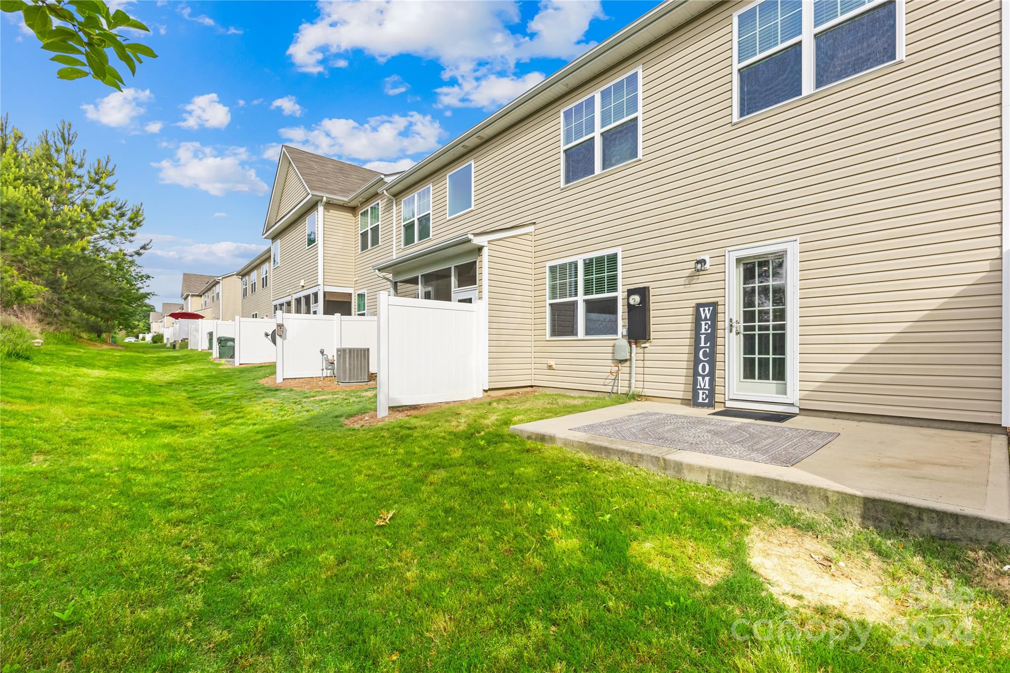 3233 Yarmouth Lane