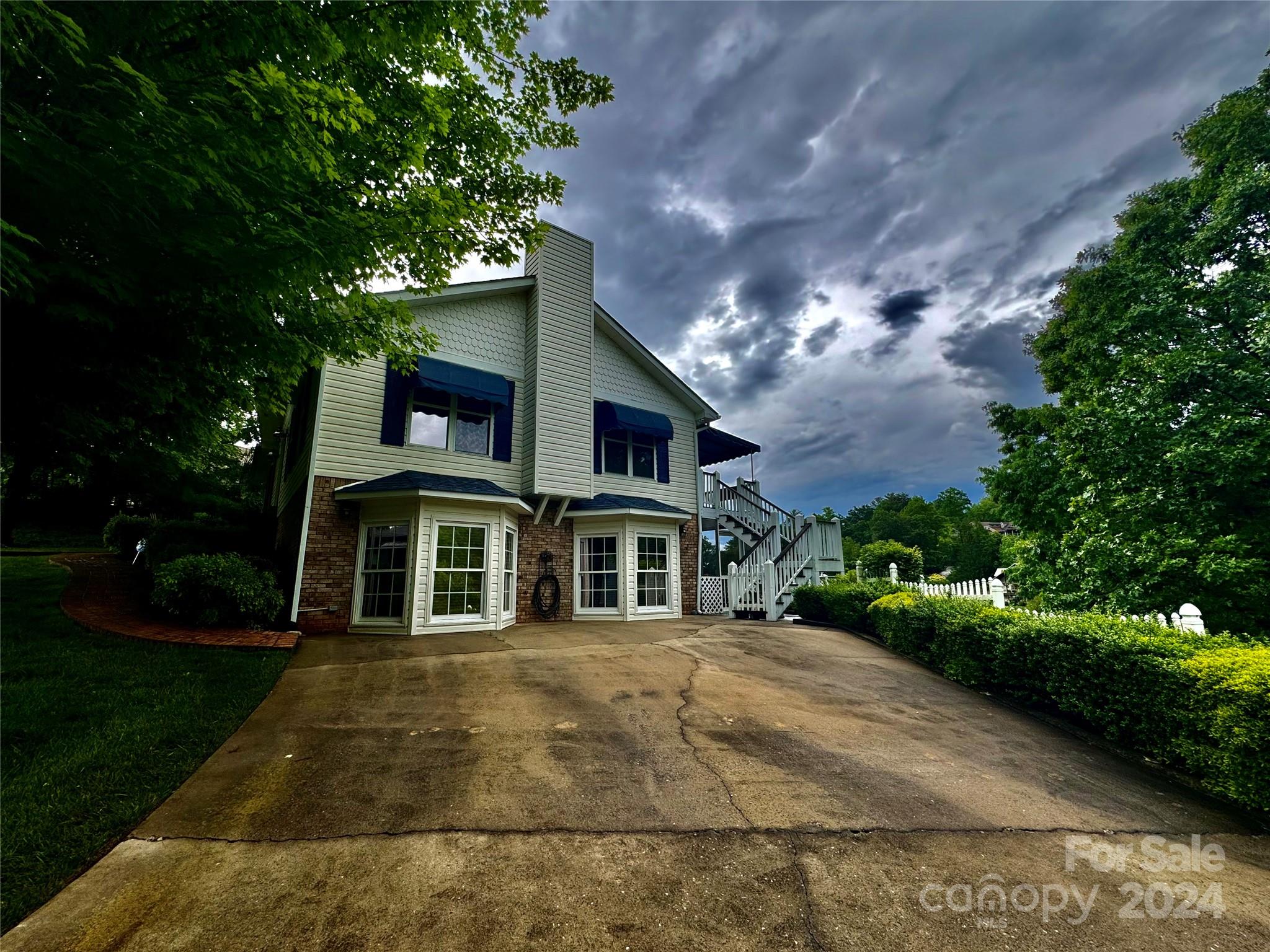 2250 Mallard Cove Drive
