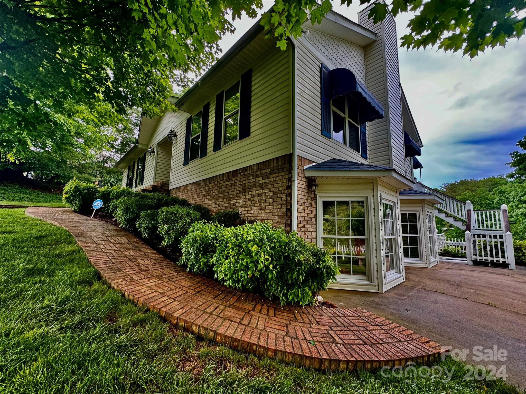 2250 Mallard Cove Drive