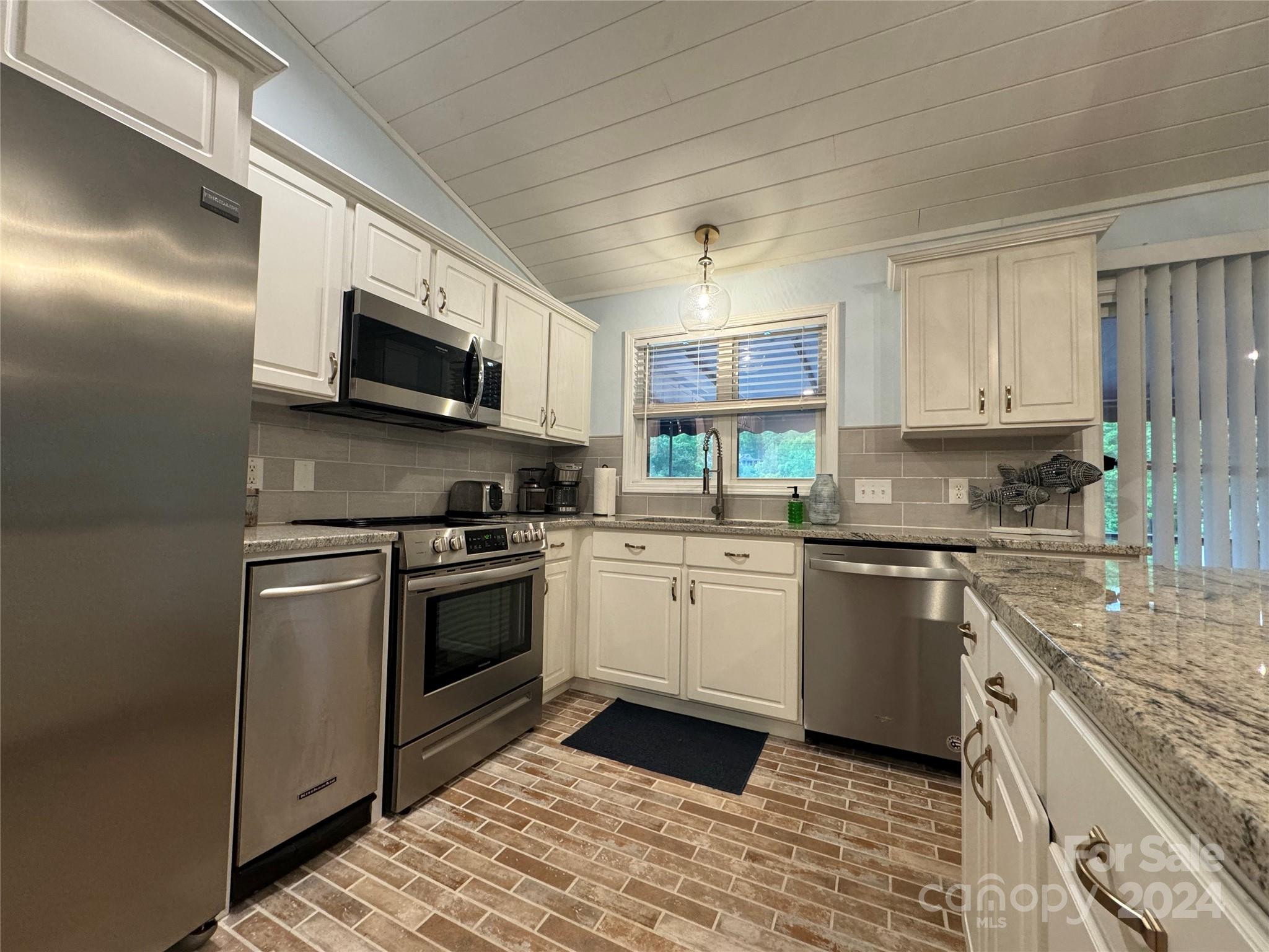 2250 Mallard Cove Drive