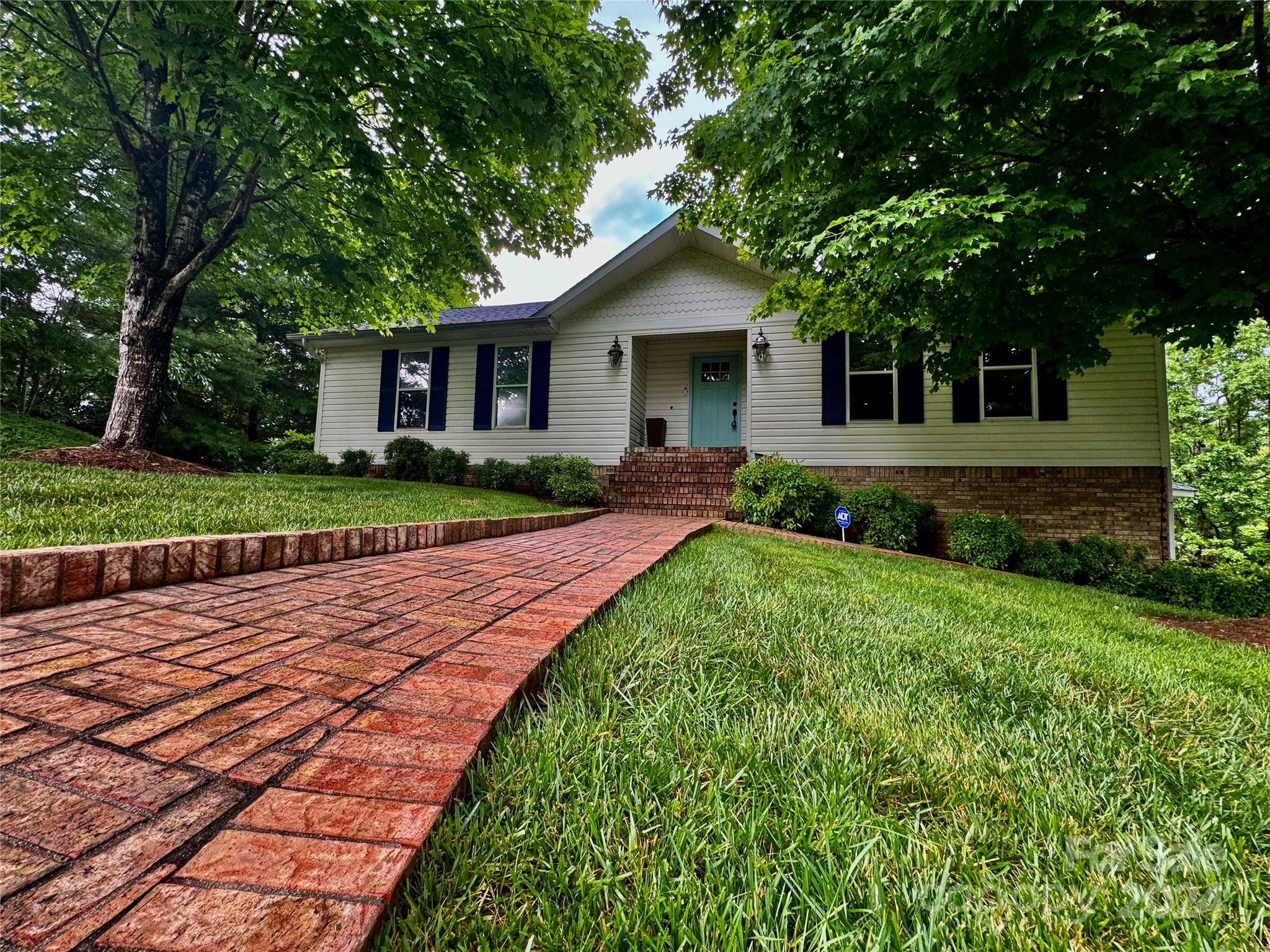 2250 Mallard Cove Drive