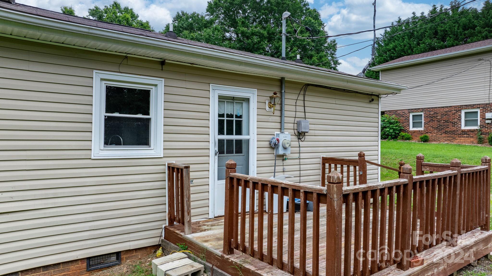 964 Village Circle