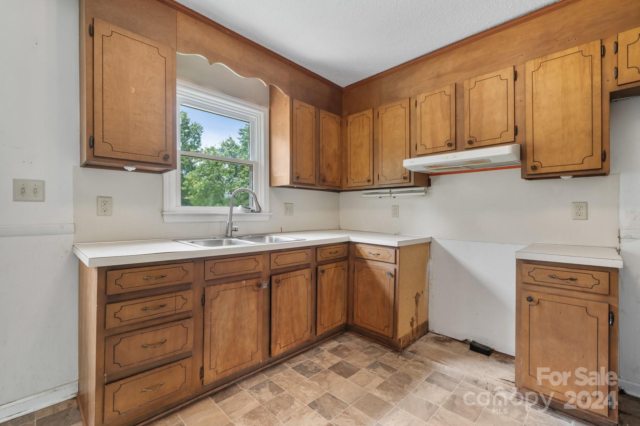 964 Village Circle