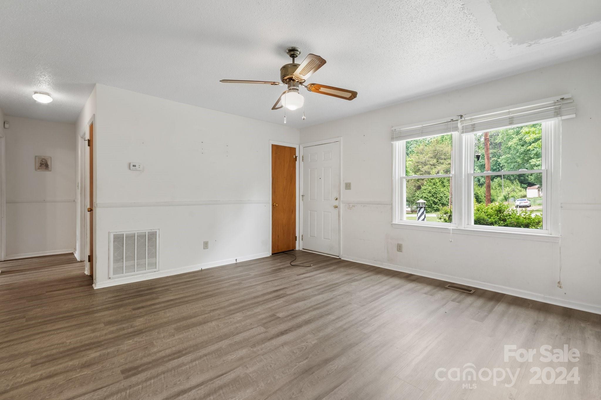 964 Village Circle