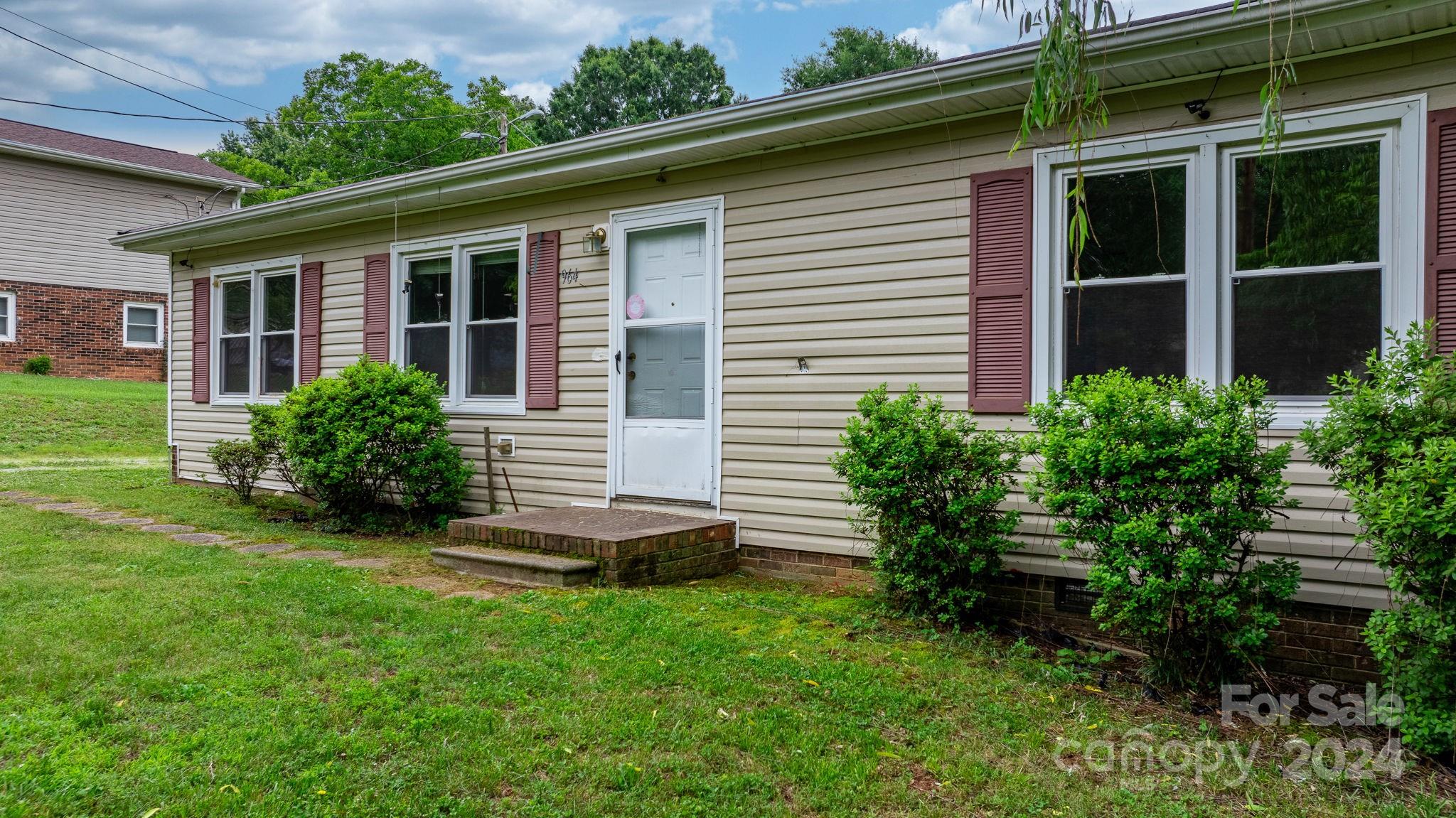 964 Village Circle