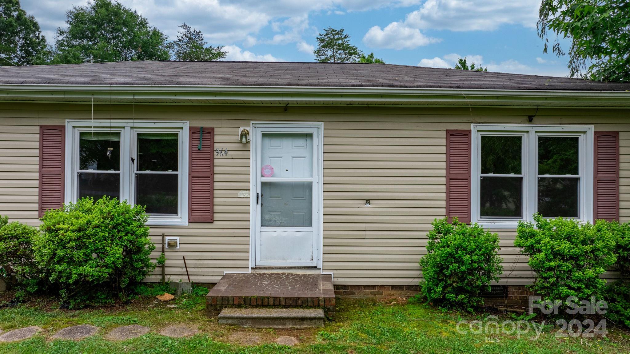 964 Village Circle