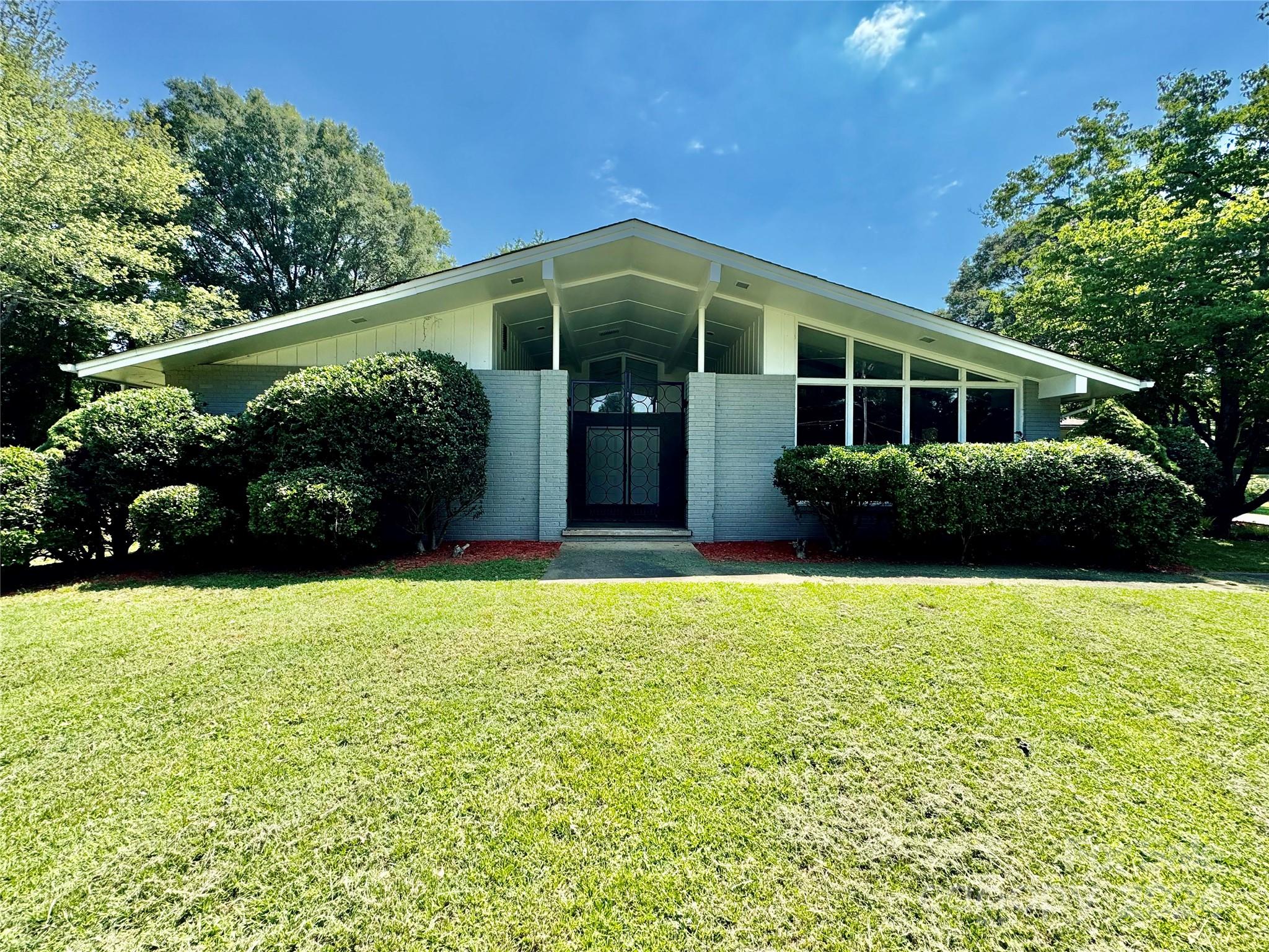 623 Woodland Street