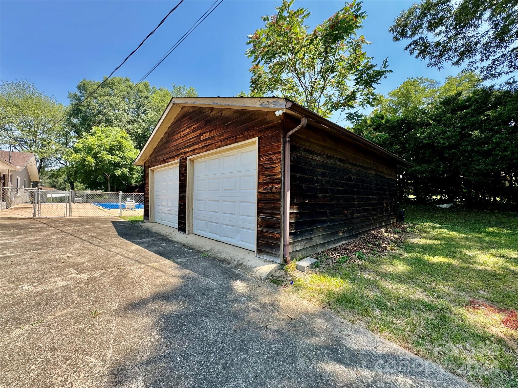 623 Woodland Street
