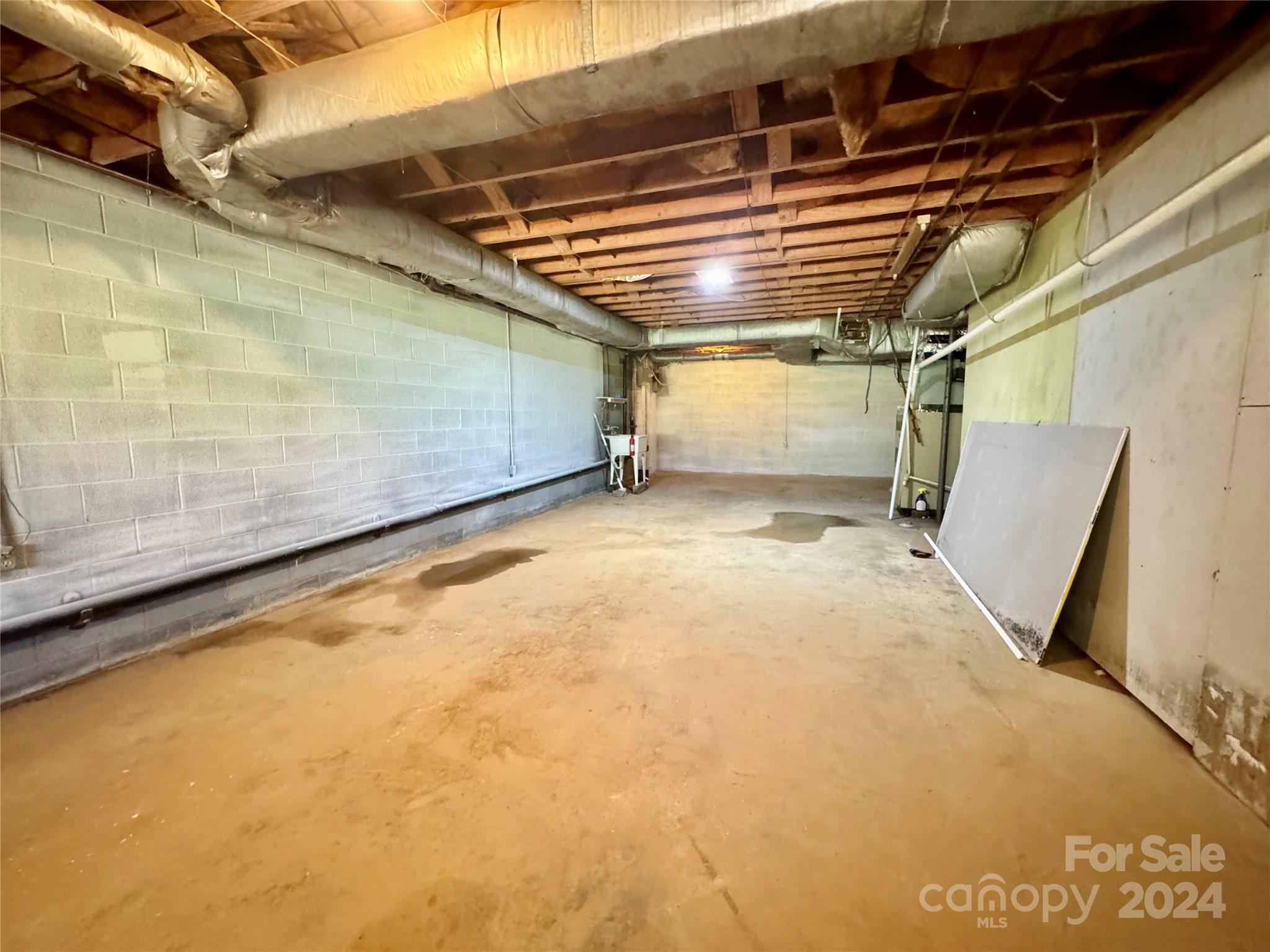 623 Woodland Street