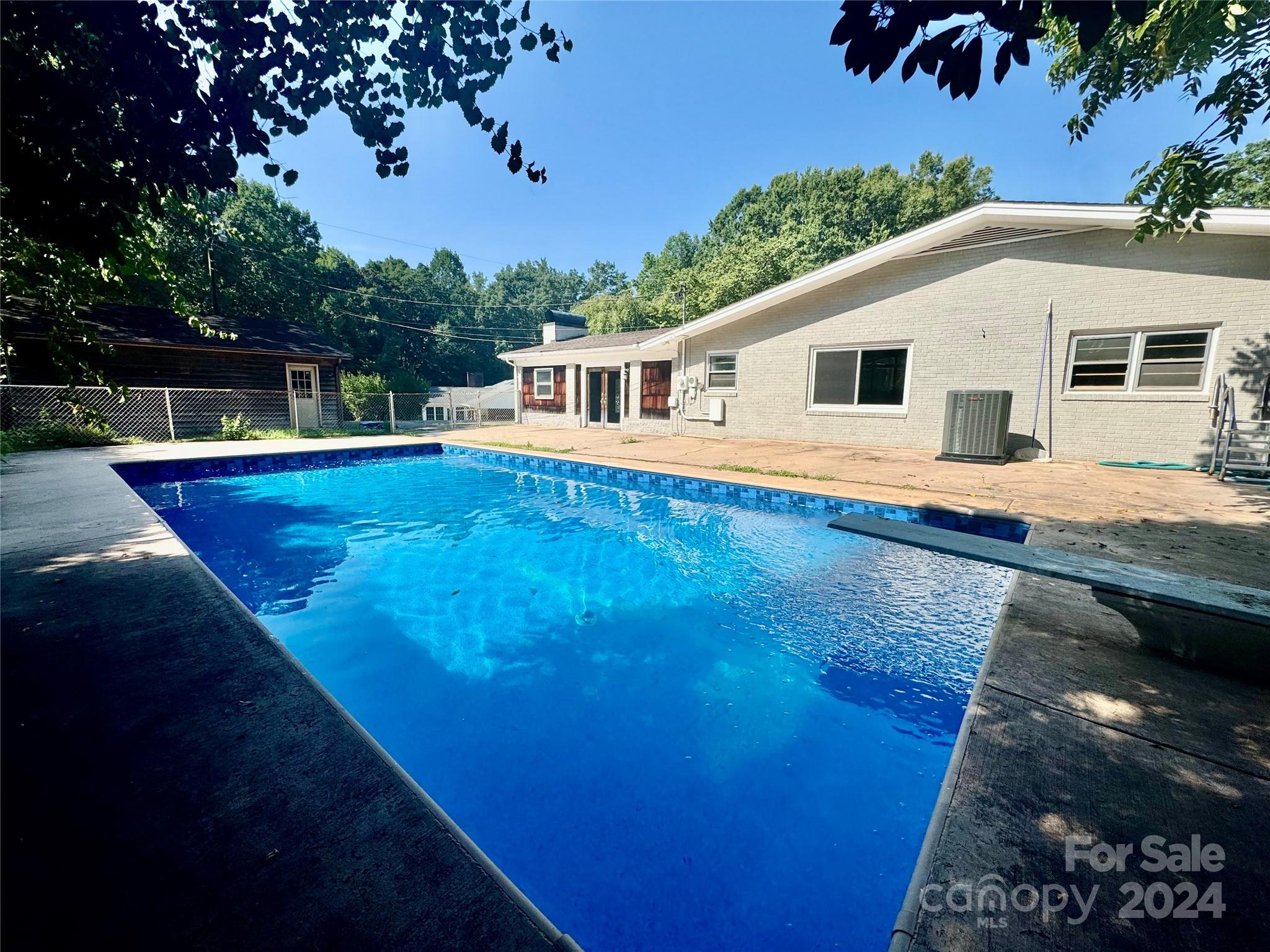 623 Woodland Street