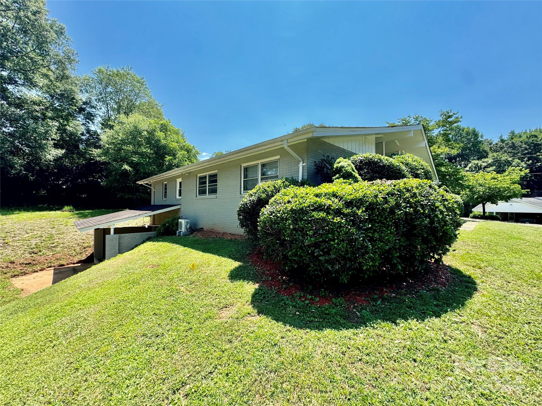 623 Woodland Street