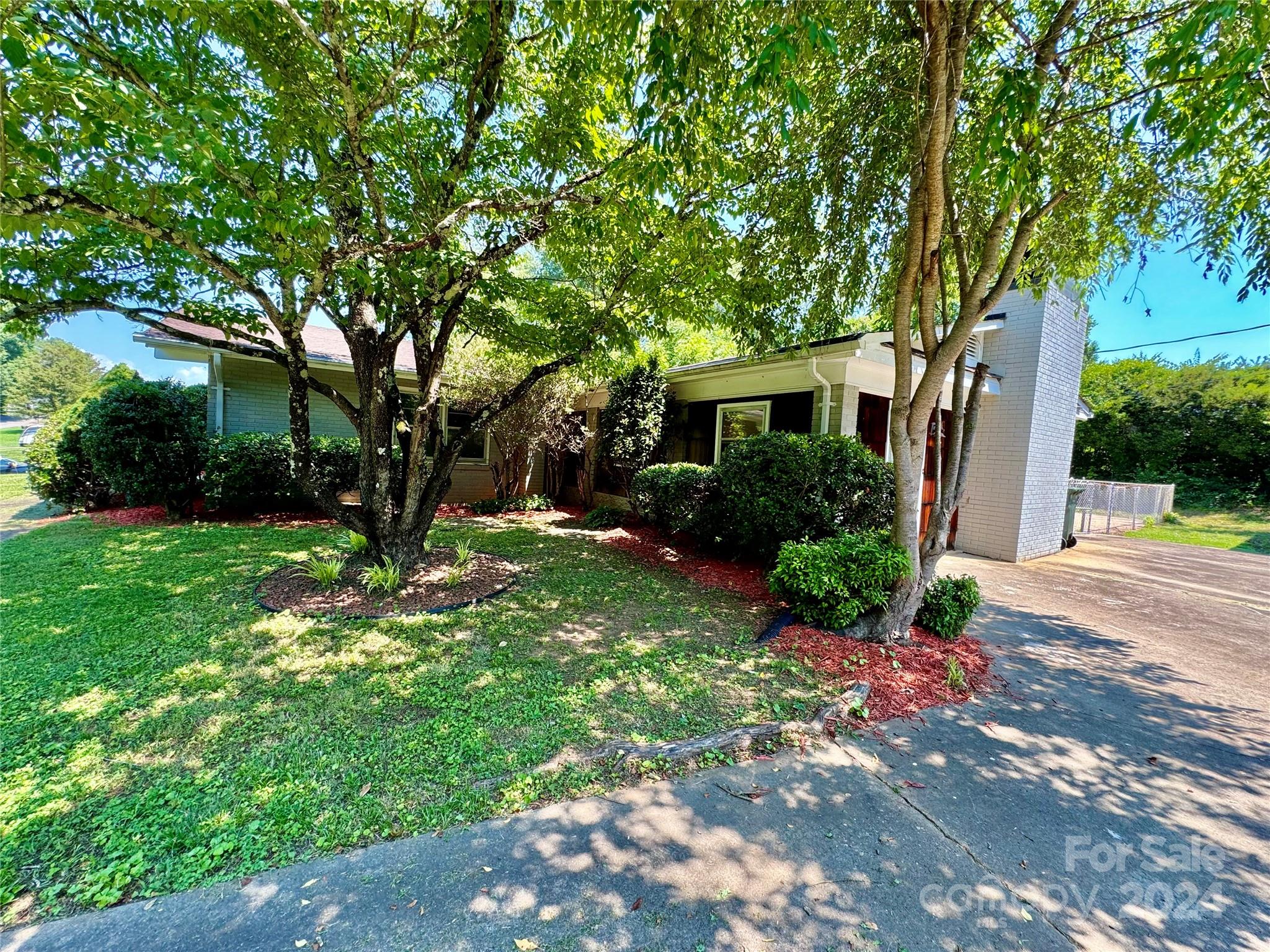 623 Woodland Street