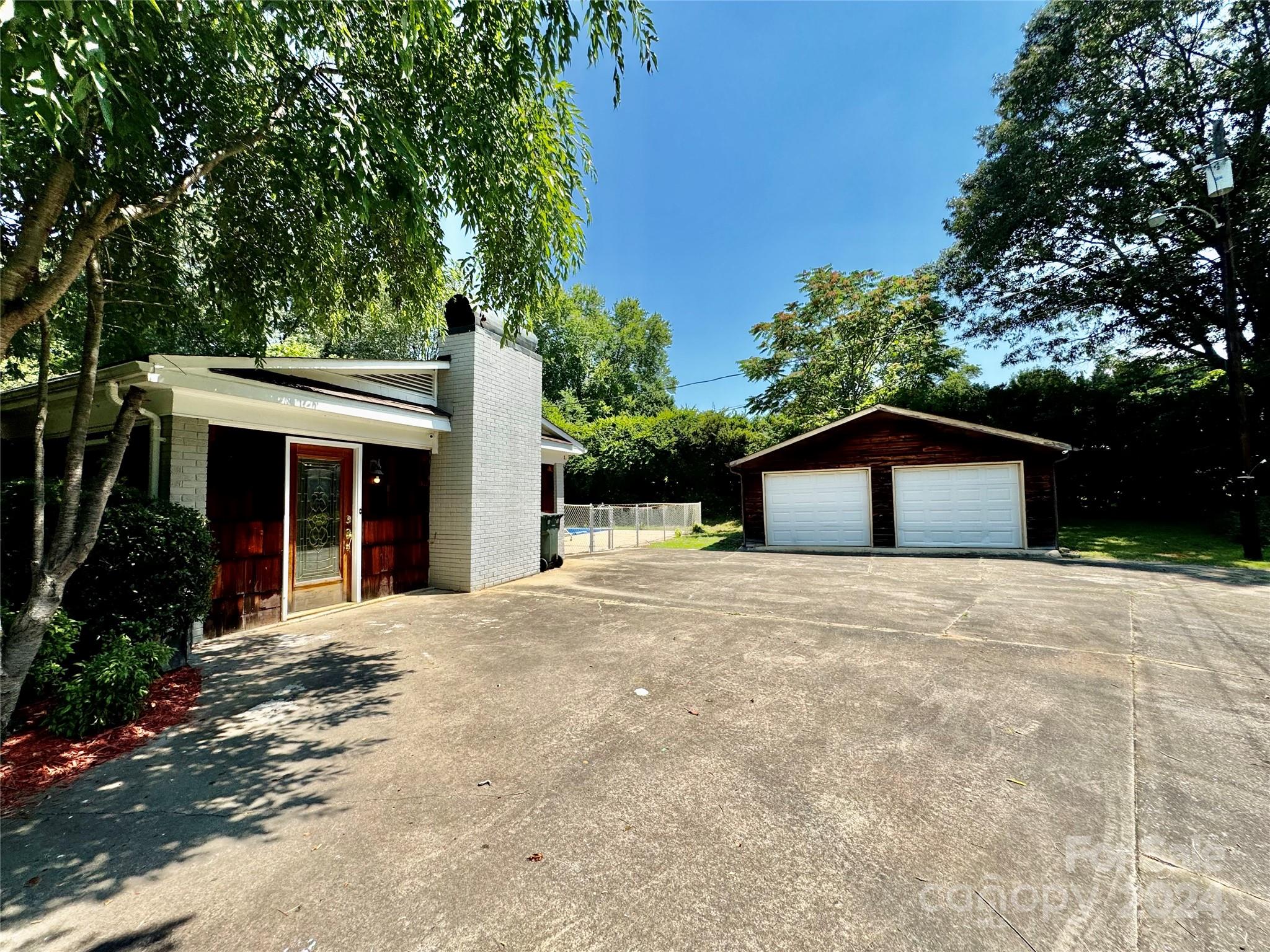 623 Woodland Street