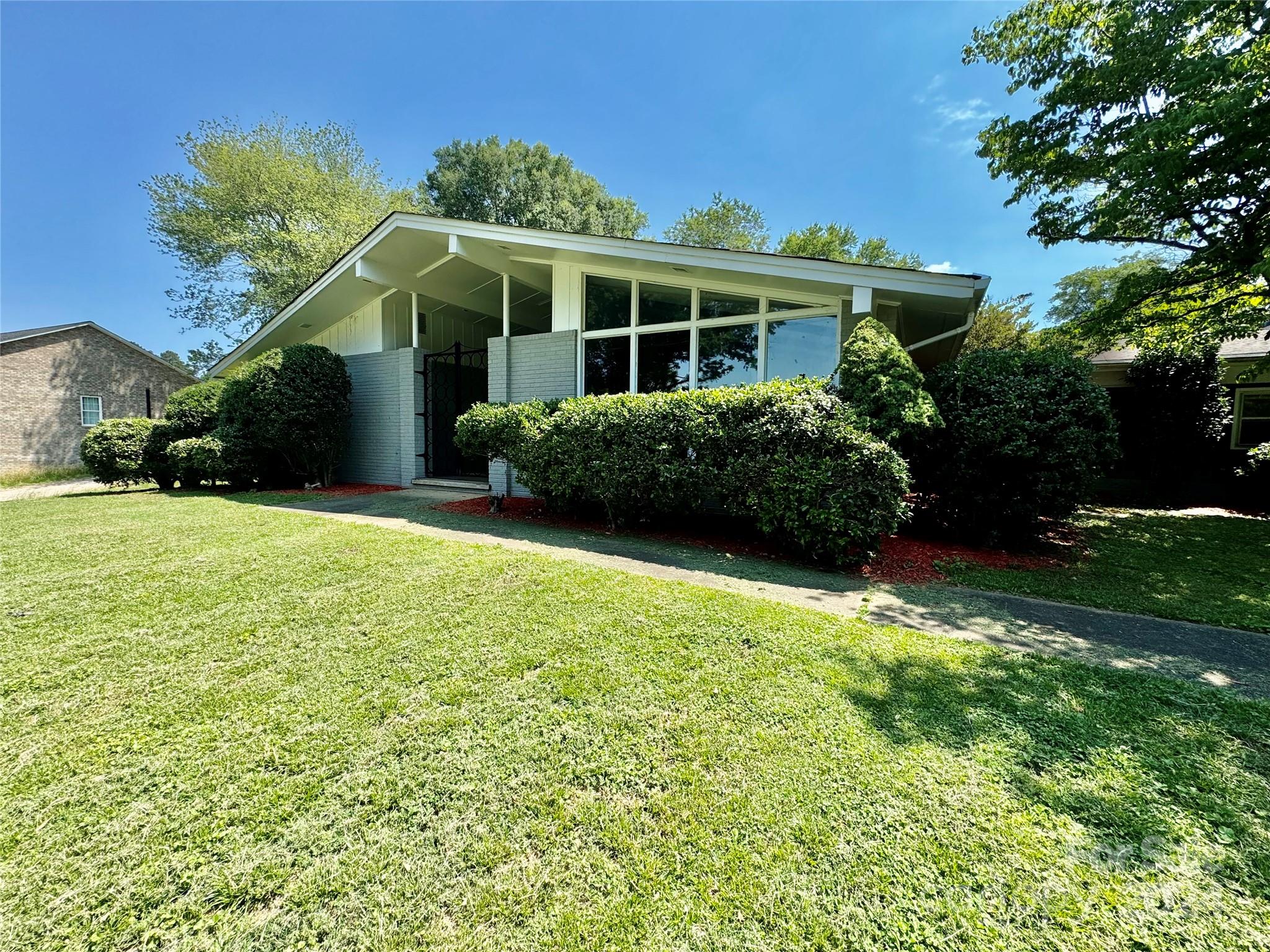 623 Woodland Street