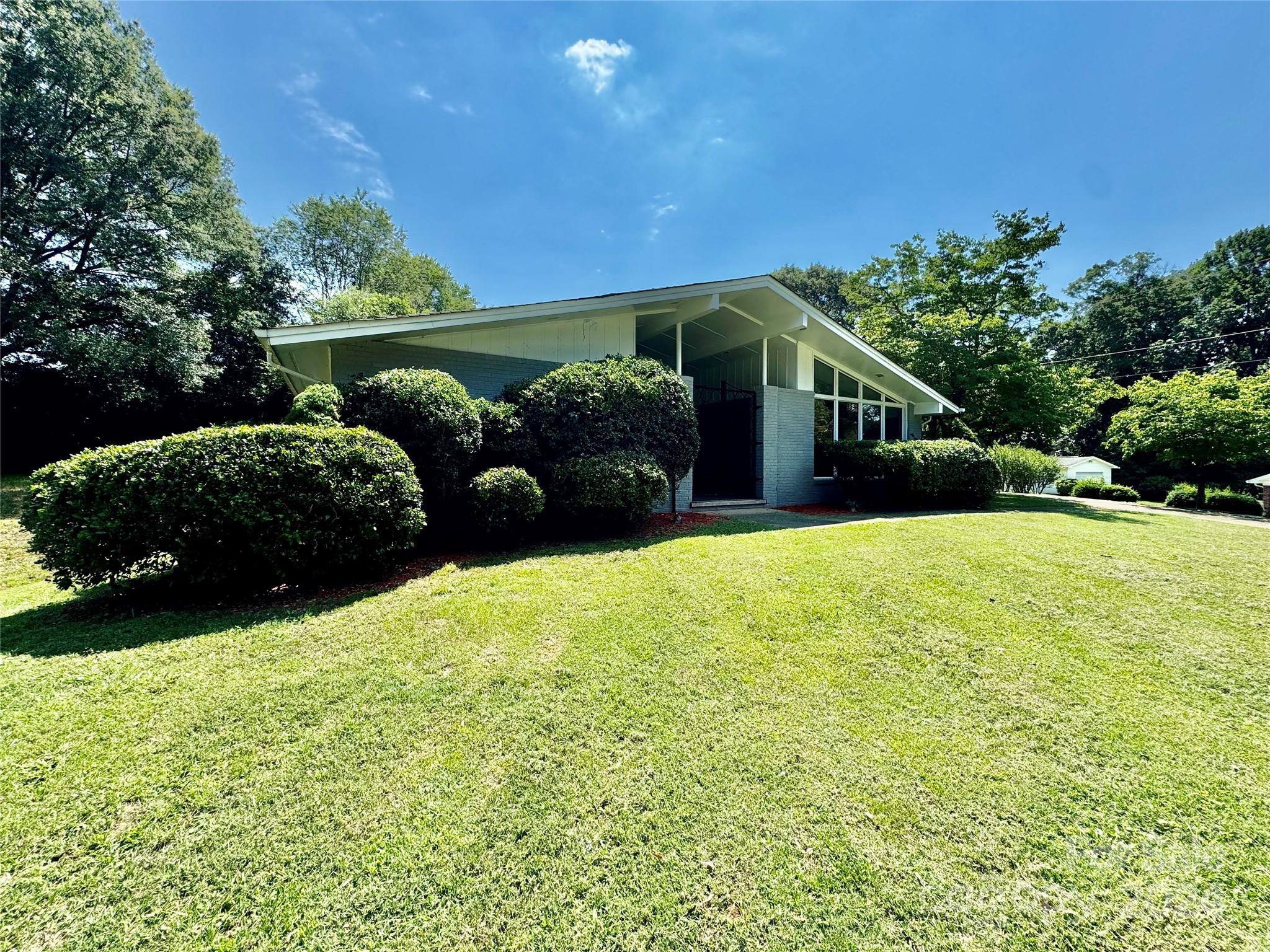 623 Woodland Street